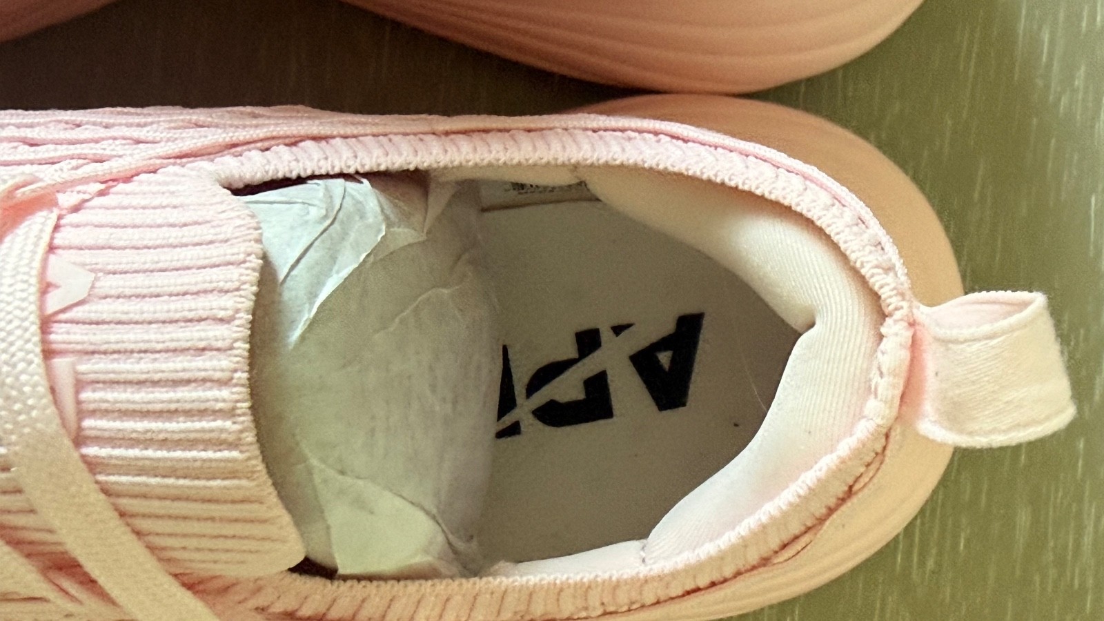 Women’s APL sneaker 7.5
