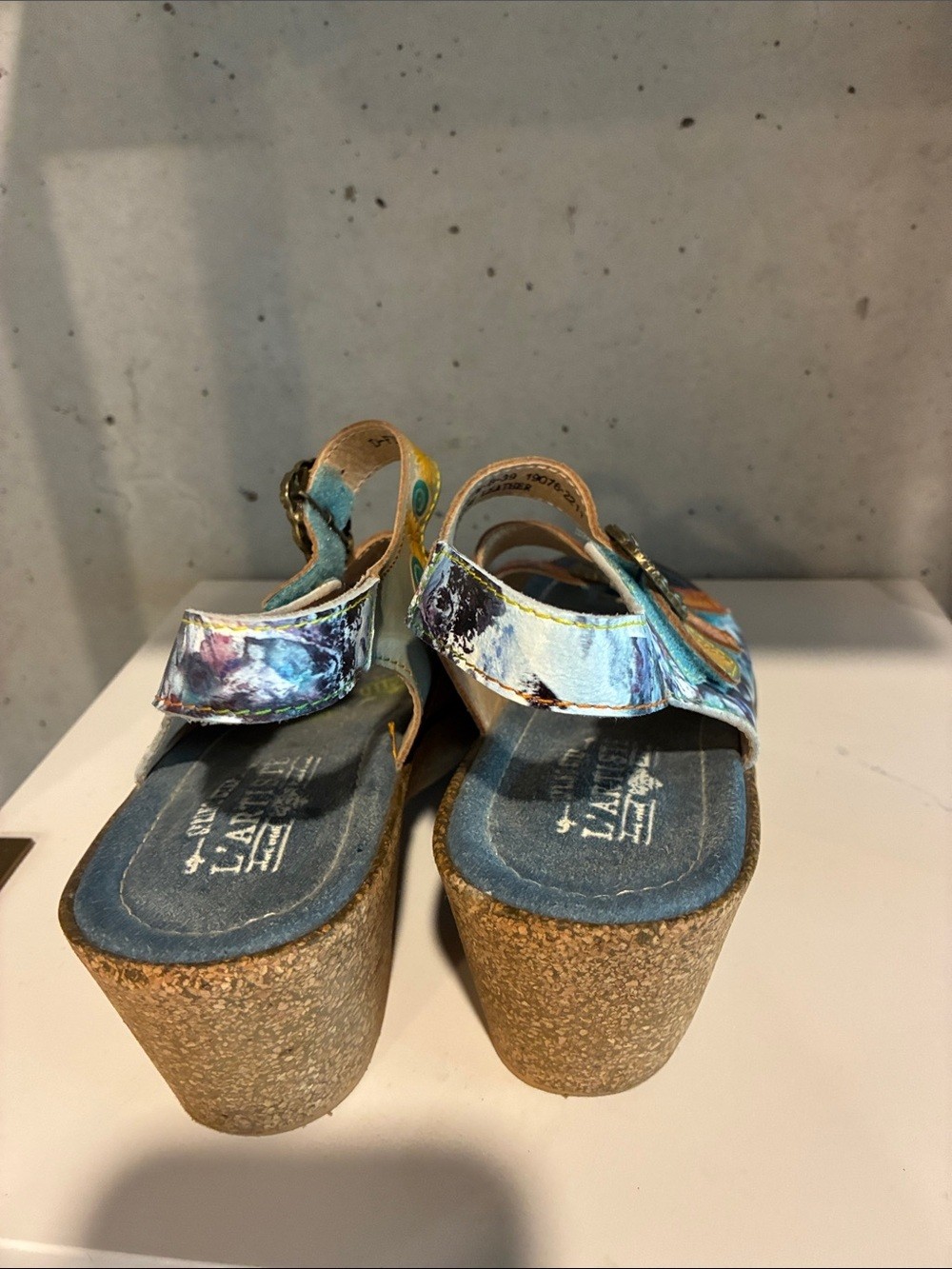 L’Artiste by Spring Step Fillippa Floral Leather Wedge Sandals Artisian- 39-8.5