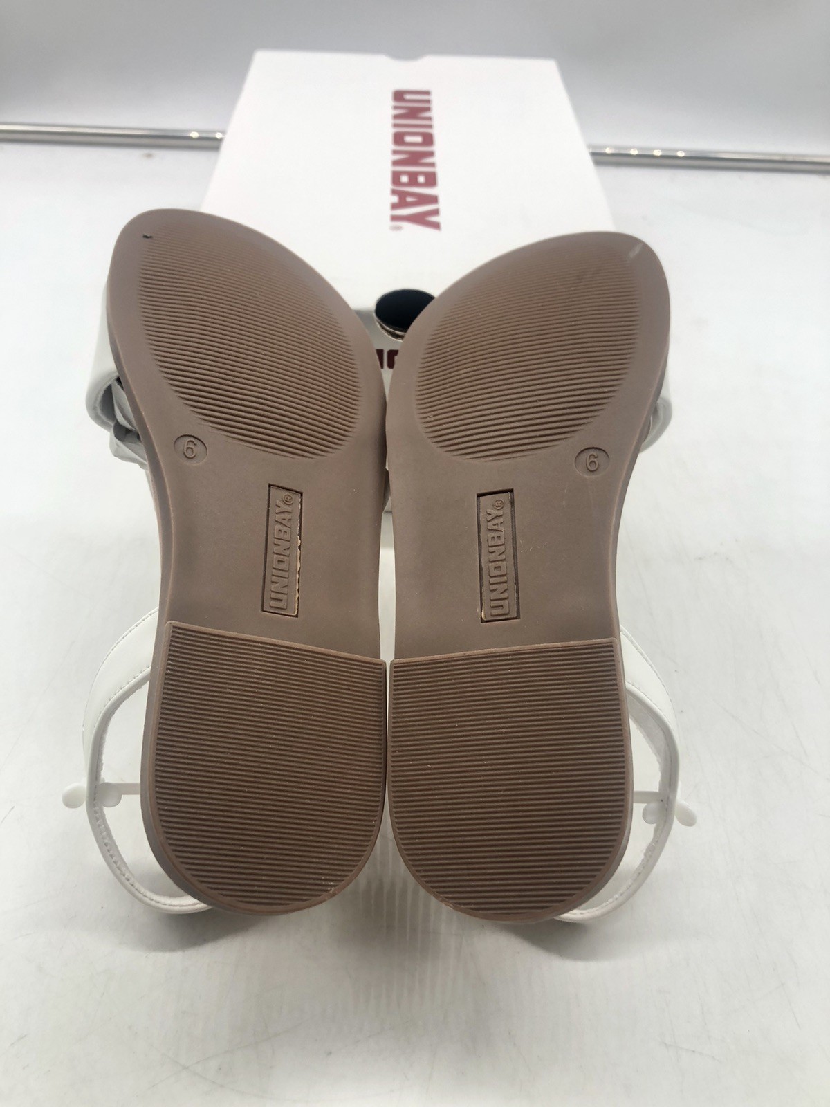 Unionbay Women’s Regal White Sandals Size 6 M New in Box U5REG20 *