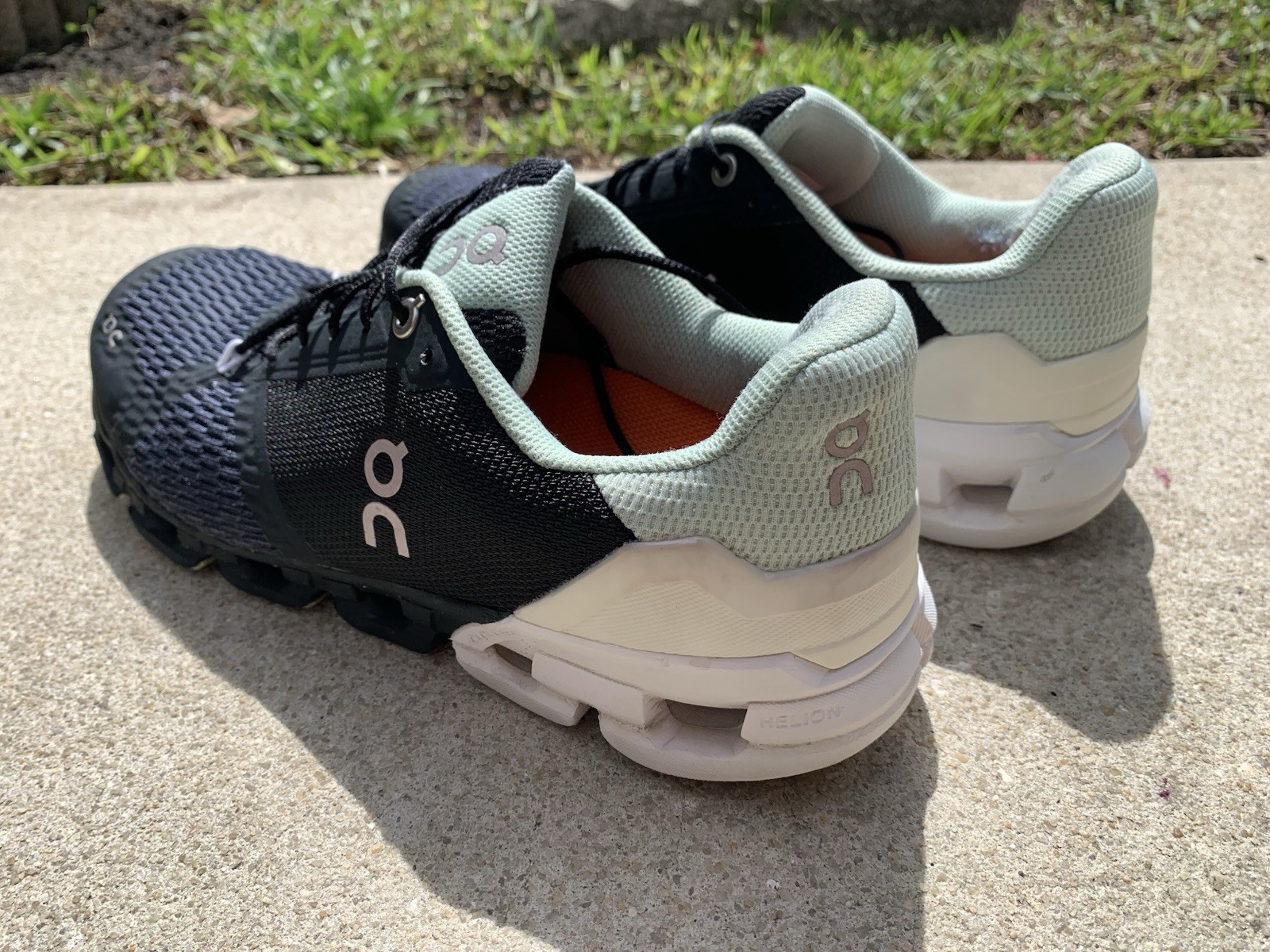 Size 10 – On Cloud 21.99627 Cloudflyer Running Womens Black White Green Sneakers