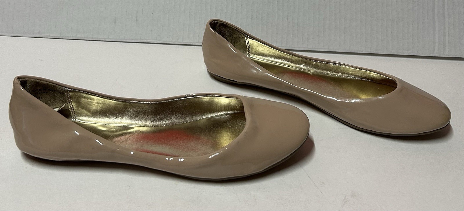Xhilaration Target Patent Nude Beige Flats Size 9 EUC