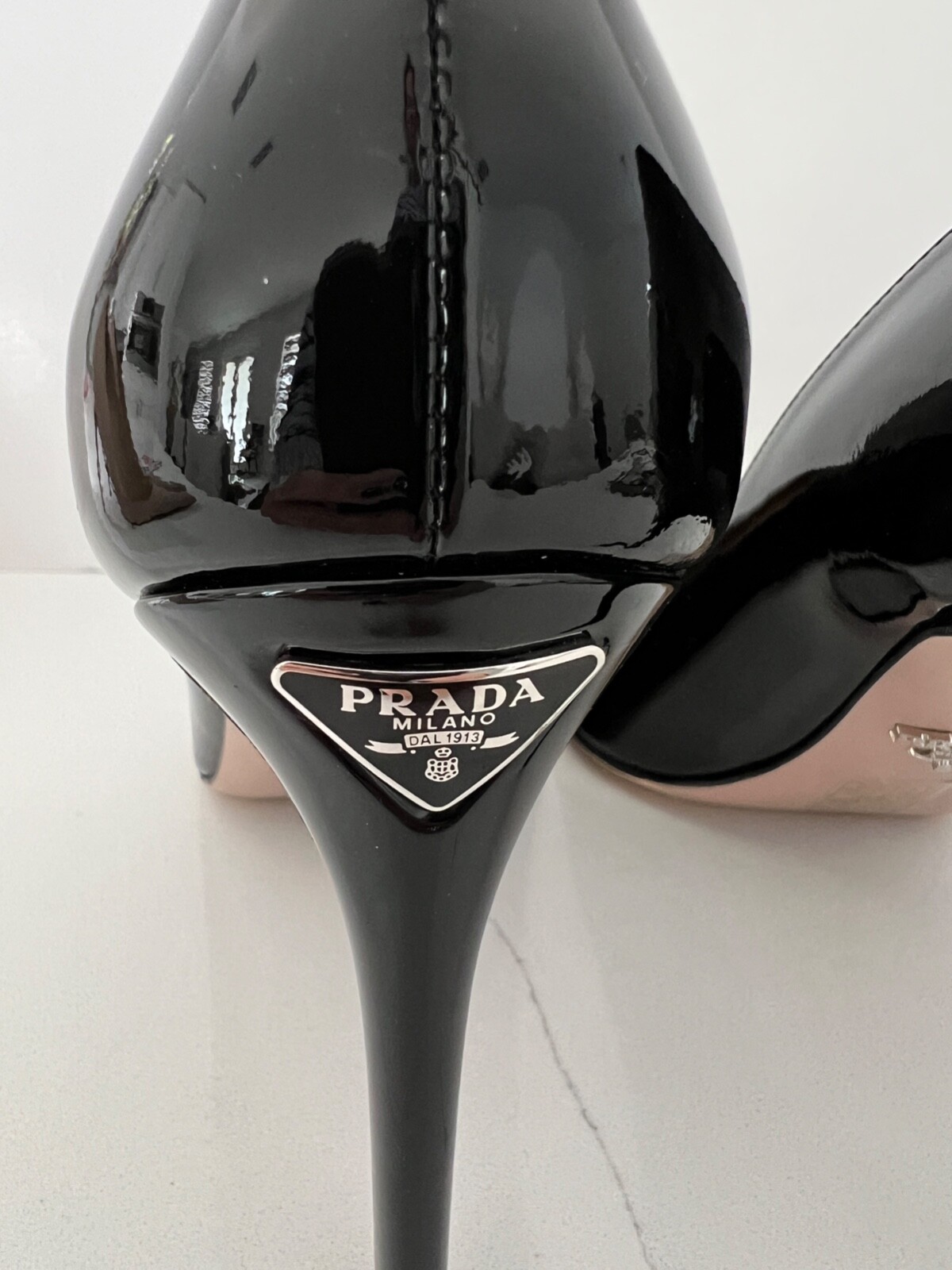Prada Black Patent Leather Pointed Toe Classic Elegant Designer Pumps Heels Shoe