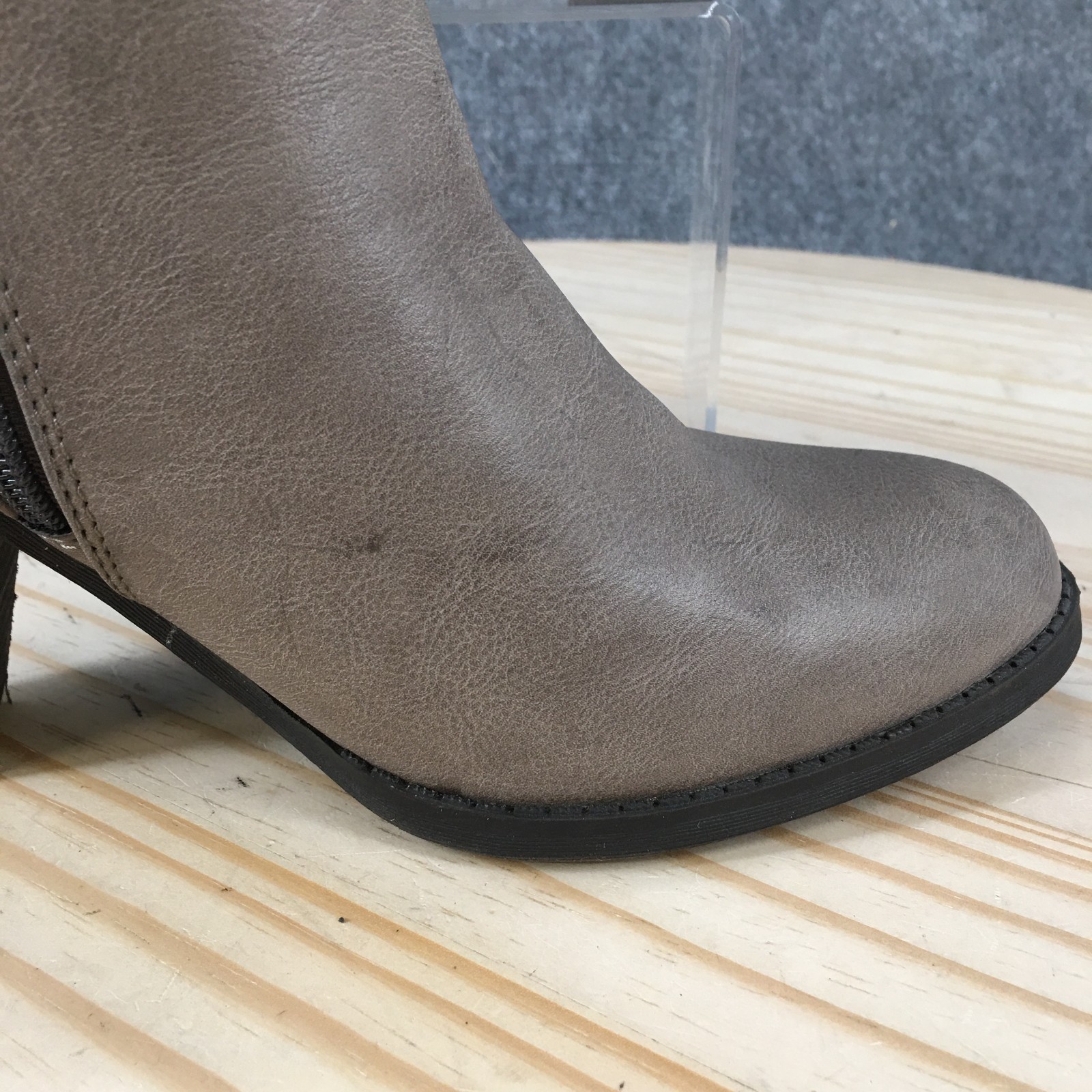 Mia Luce Boots Womens 10 M Ankle Bootie Side Zip Cone Heels Faux Leather Gray