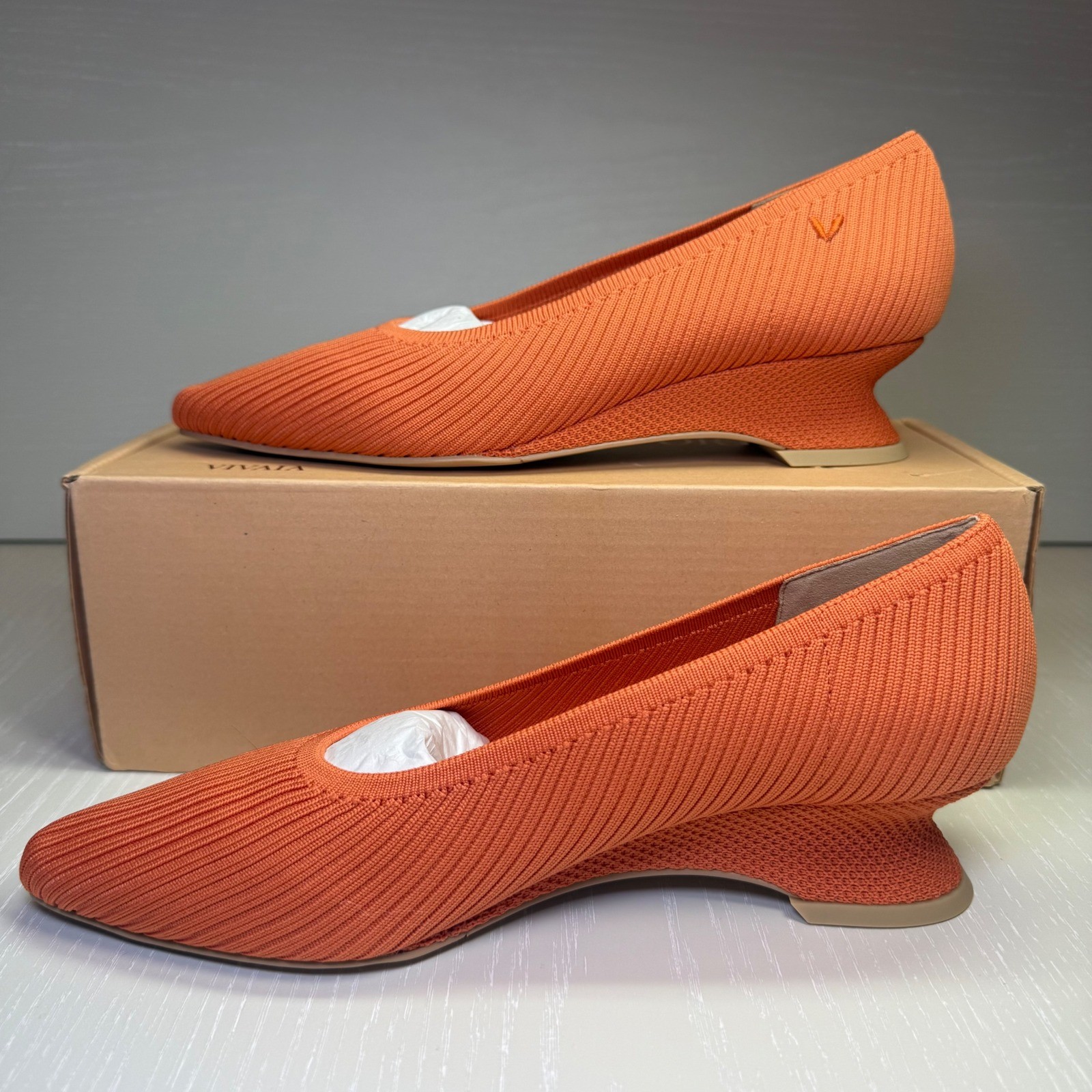 VIVAIA Pointed-Toe Striped Wedge EU 37.5 / US 7