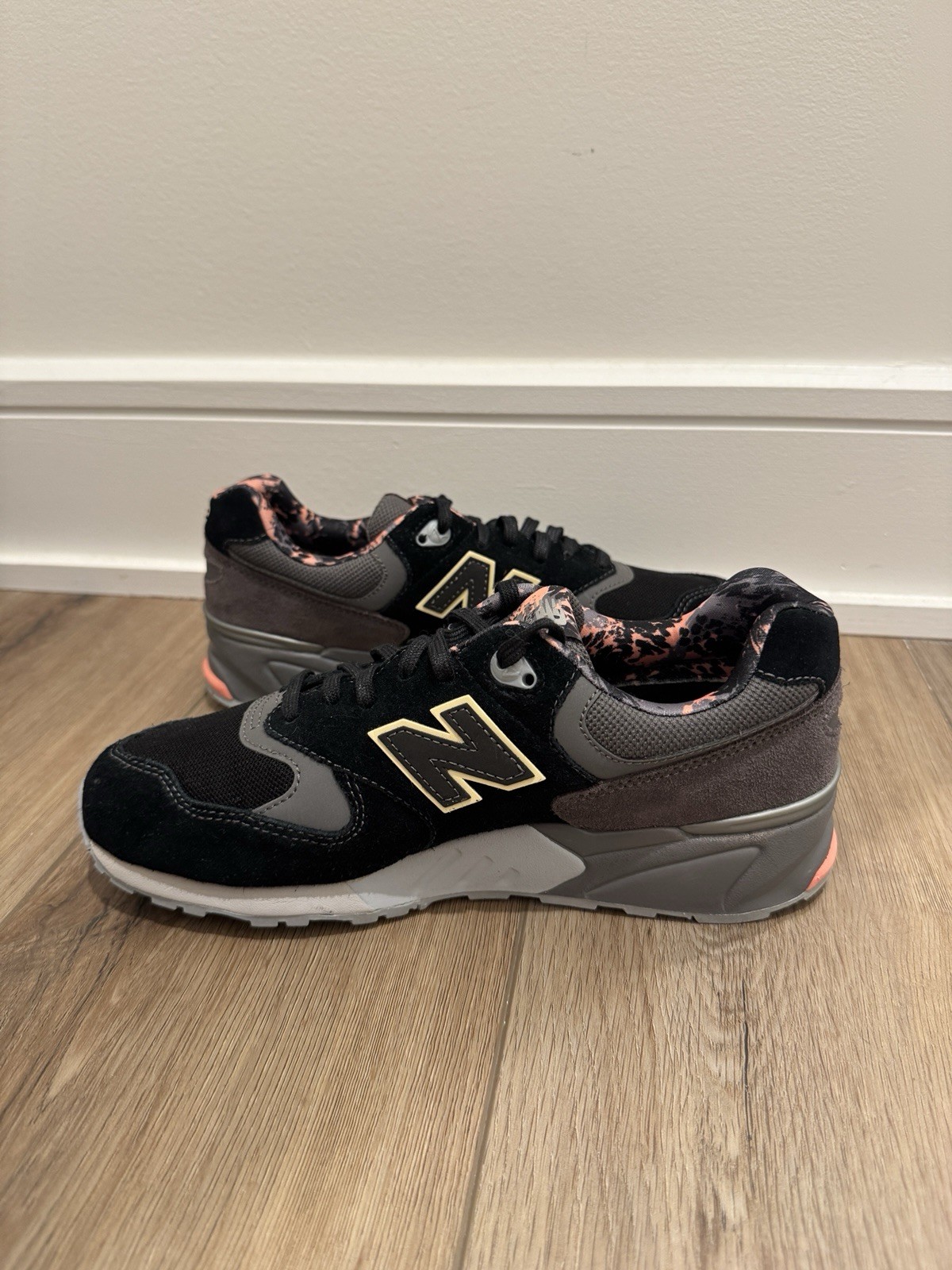 New Balance NB 999 Black Suede WL999TA Women’s Size 8.5