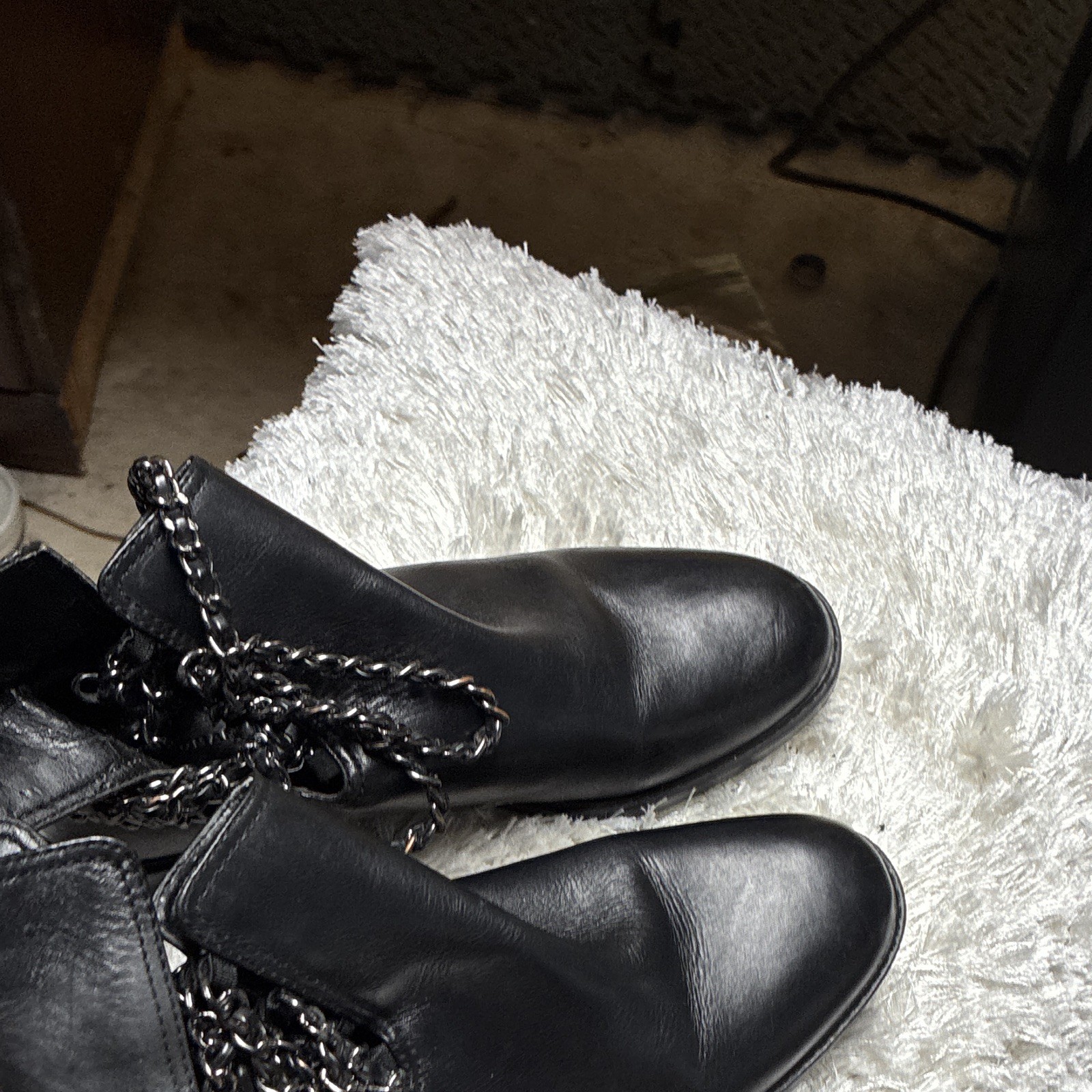 Women’s Black Leather Chain Accent Round Toe Ankle Boots Lug Sole US 10