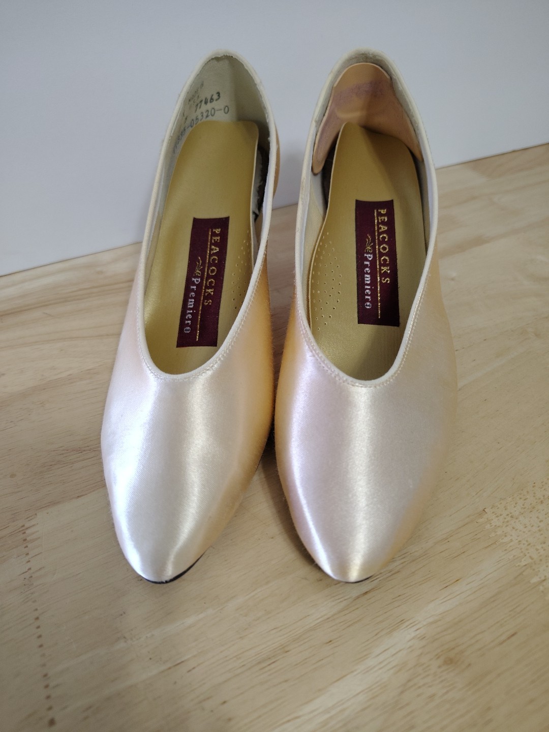 Peacocks Premier Dyeable Fabric Closed Toe Ivory Heels Size 7 B