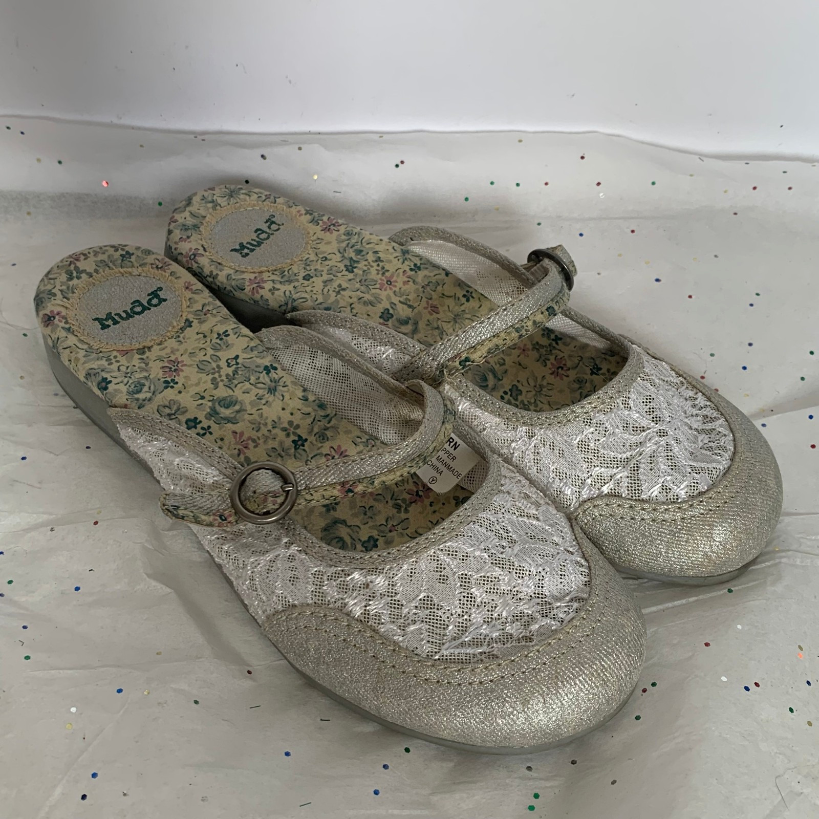 Mudd Vintage Y2K Mary Jane Ballet Flat Mules Silver White Lace Floral – Sz 7.5