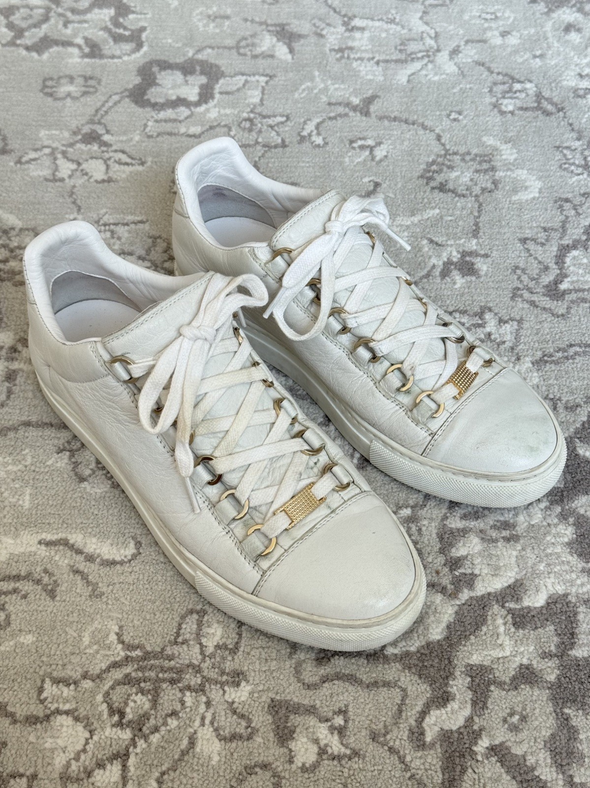 Balenciaga Arena Leather Low-Top Sneakers in White with Gold Hardware – Size