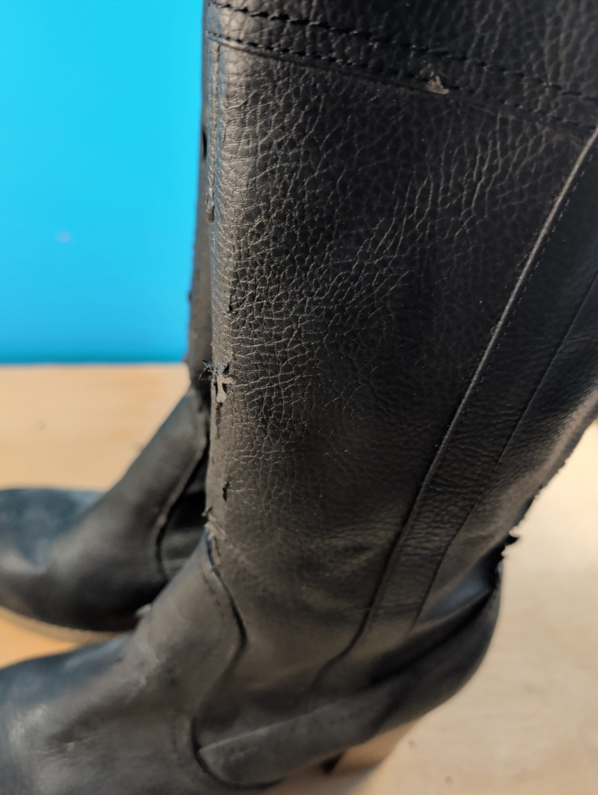 Women’s 9 Black Leather Boots Side Zipper Block Heel
