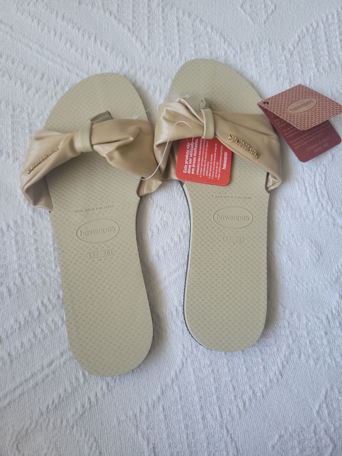 Havaianas You St Tropez Shine Bow Sandals Women 7/8 Beige Metallic NWT
