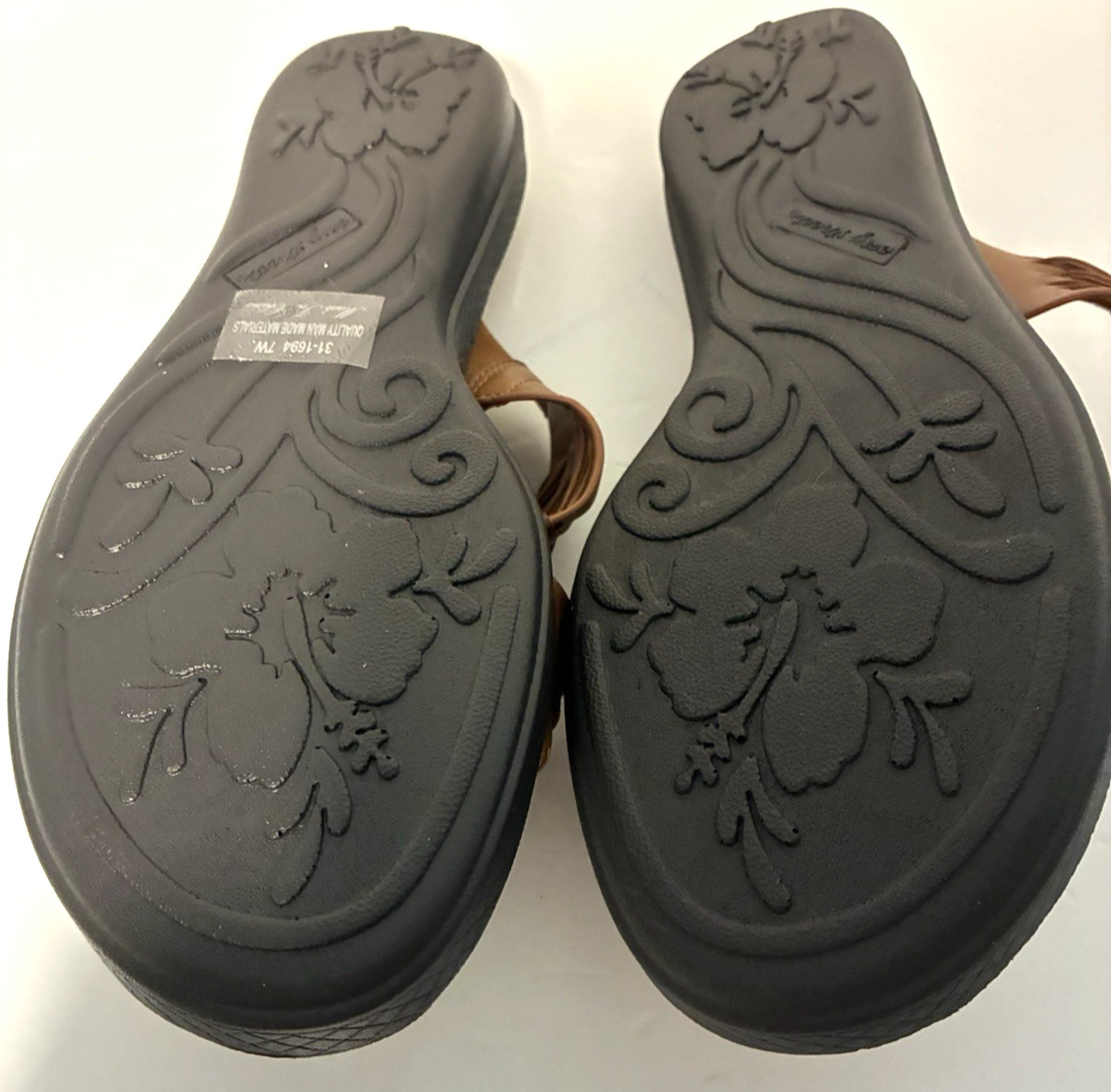 NEW Easy Street Comfort Wave Women’s 7W Agata Strap Slide Sandals Caramel Color