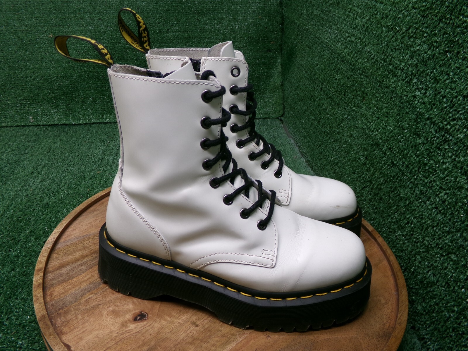 Dr. Martens Women’s Jadon White Original Smooth Leather Combat Boots Size US 8