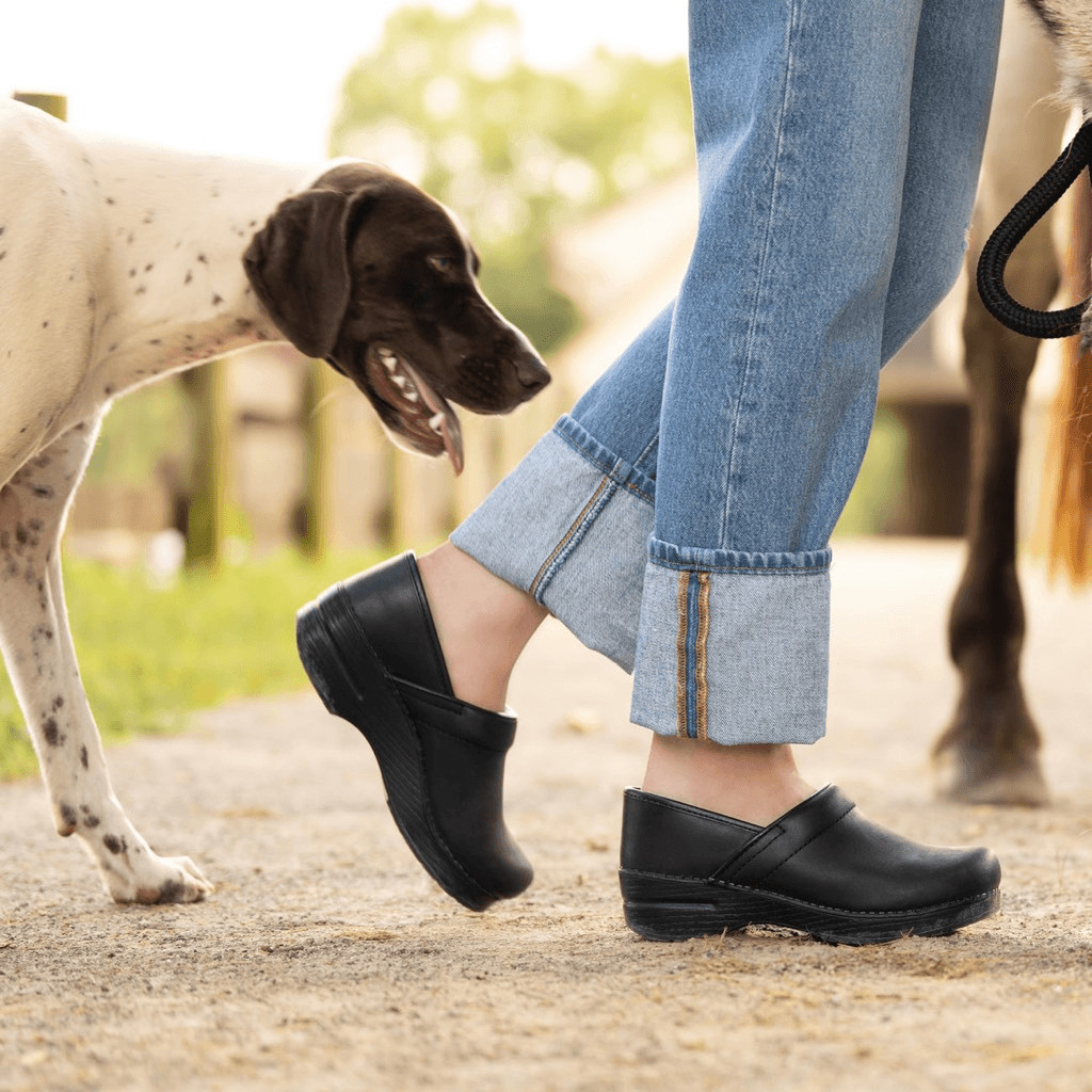 NEW Dansko Professional Clog in Oiled Black Leather NIB Boho, Country Chic