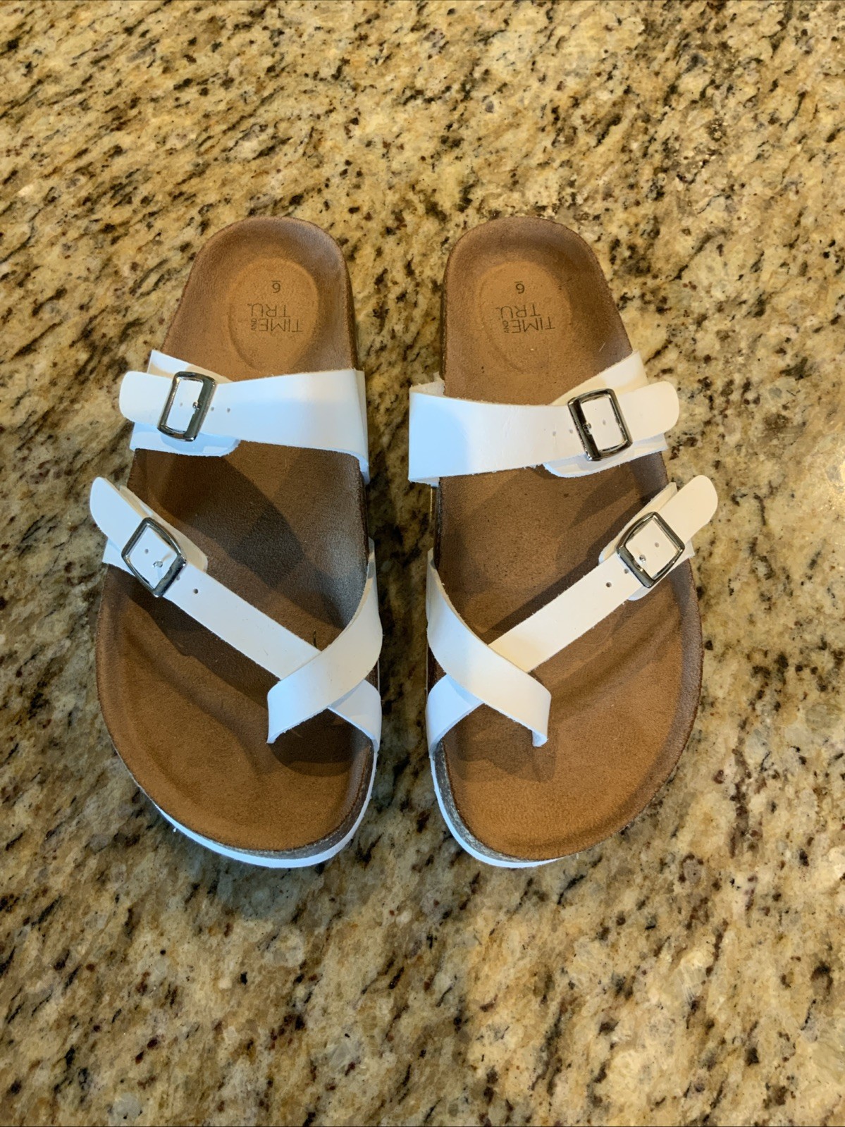 Time and Tru Flats Thong Sandals White Slip Ons WMTT40AM315 Women’s Size 6 ~ EUC