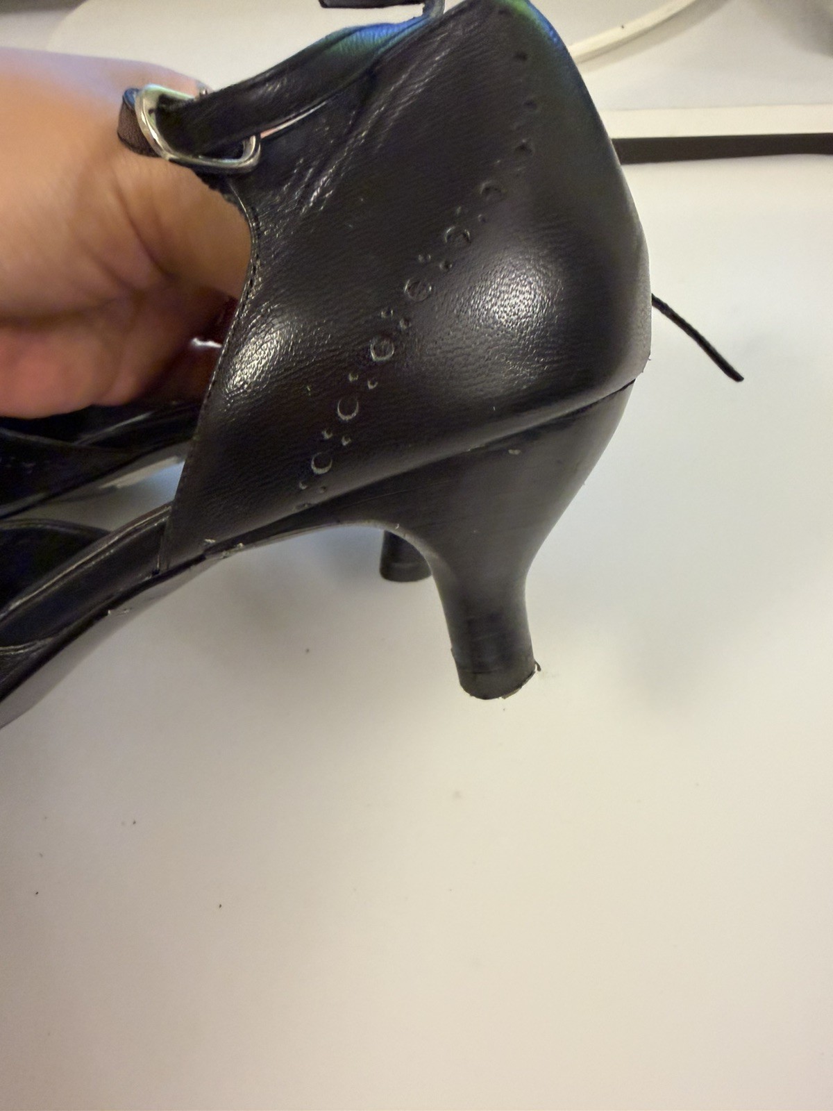 Aerosoles Black Leather Pointed Toe Ankle Strap Kitten Heels – Women’s 8.5