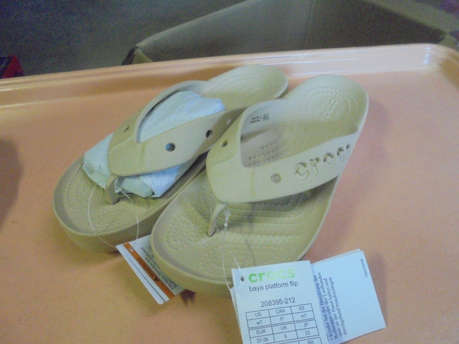 New Crocs Baya Platform Flip Women’s 7 Almond