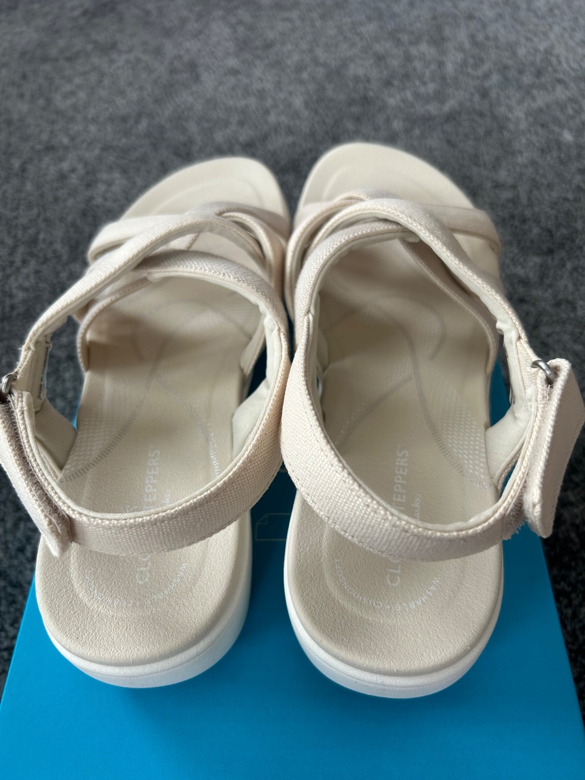 Clarks Cloudsteppers BreezeRae Ana Wedge Sandals Women’s 9.5 Cream New