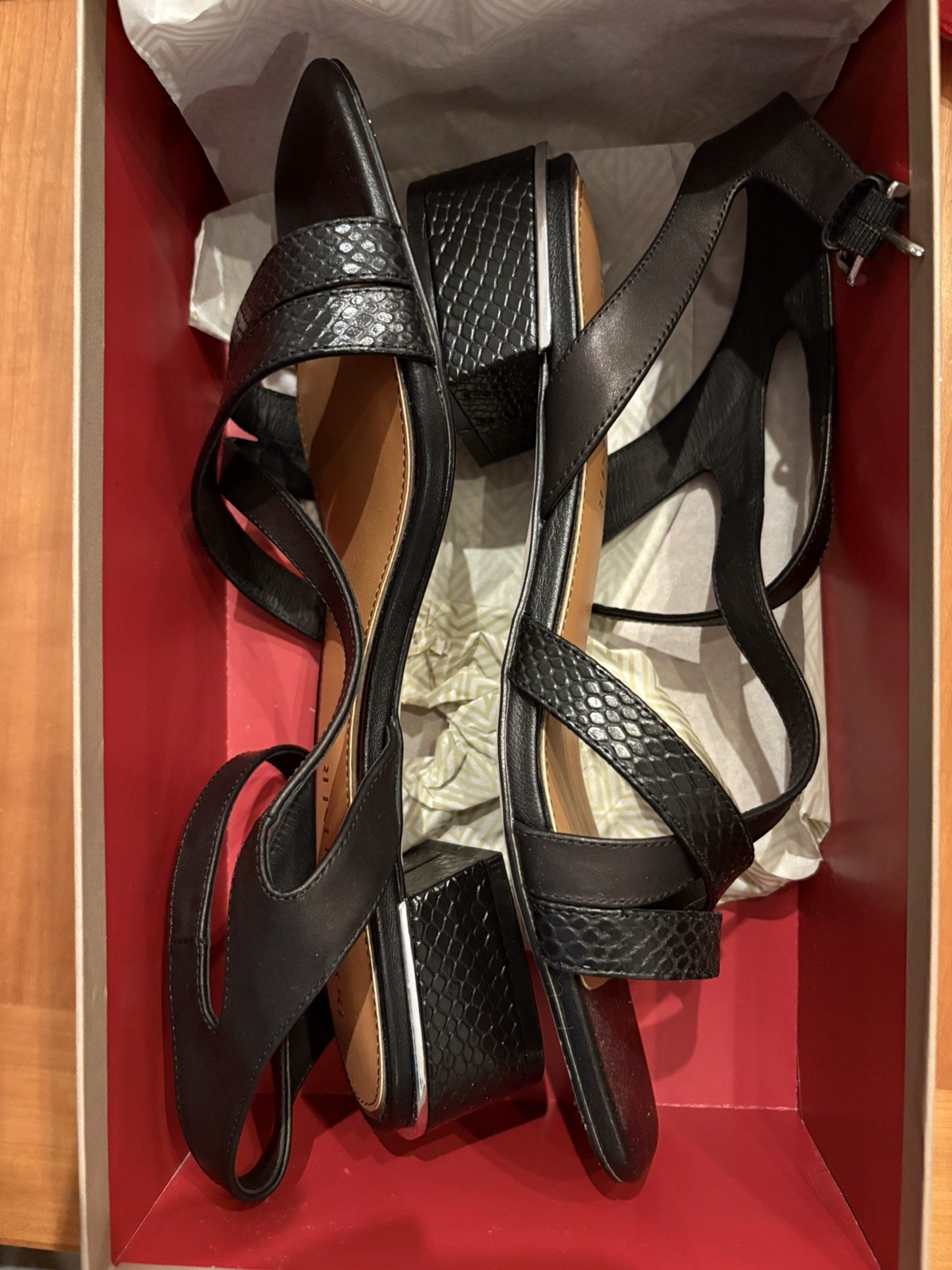 Donald Pliner Women’s Frannie Ankle Strap Sandals Black Sz 10; classic, designer