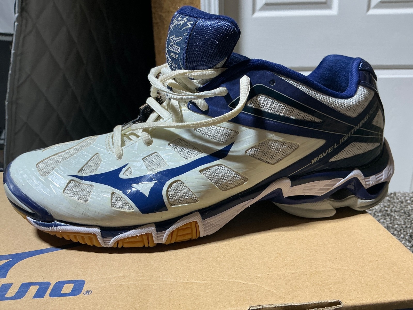 Mizuno Wave Lightning RX3 Womens Volleyball Shoes Size 9