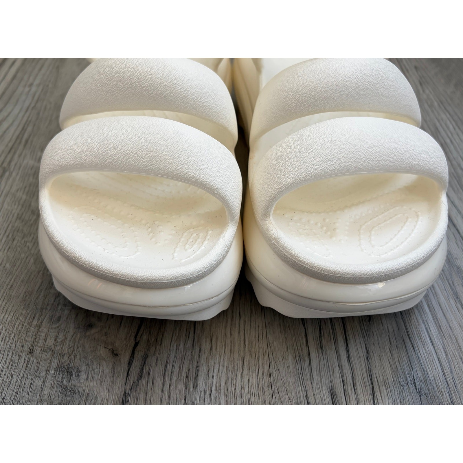 Crocs White Mega Crush Triple Strap Sandal Women’s Sz 10