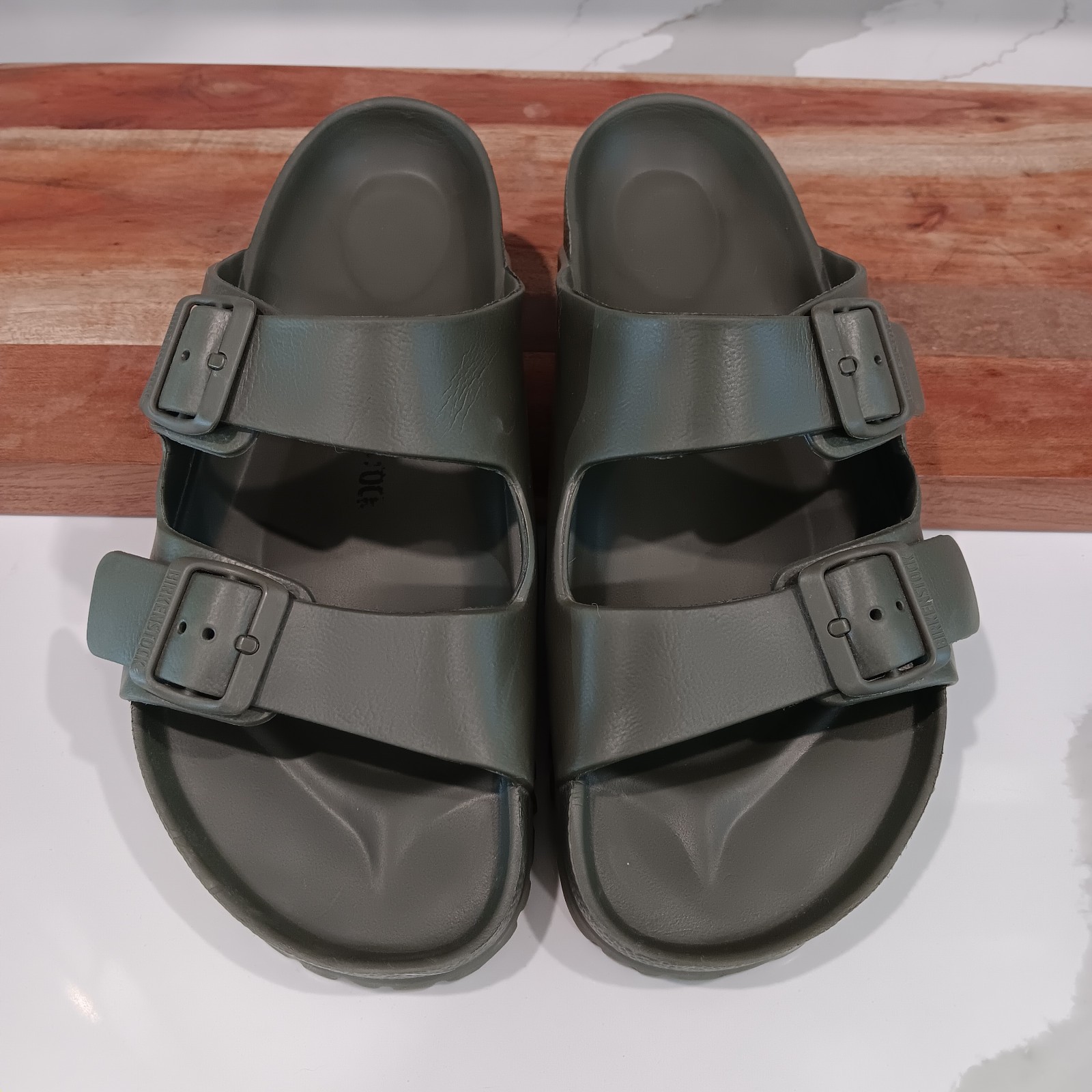 Birkenstock Arizona Essentials EVA Rubber Sandal / Size 42 / Khaki Green Olive