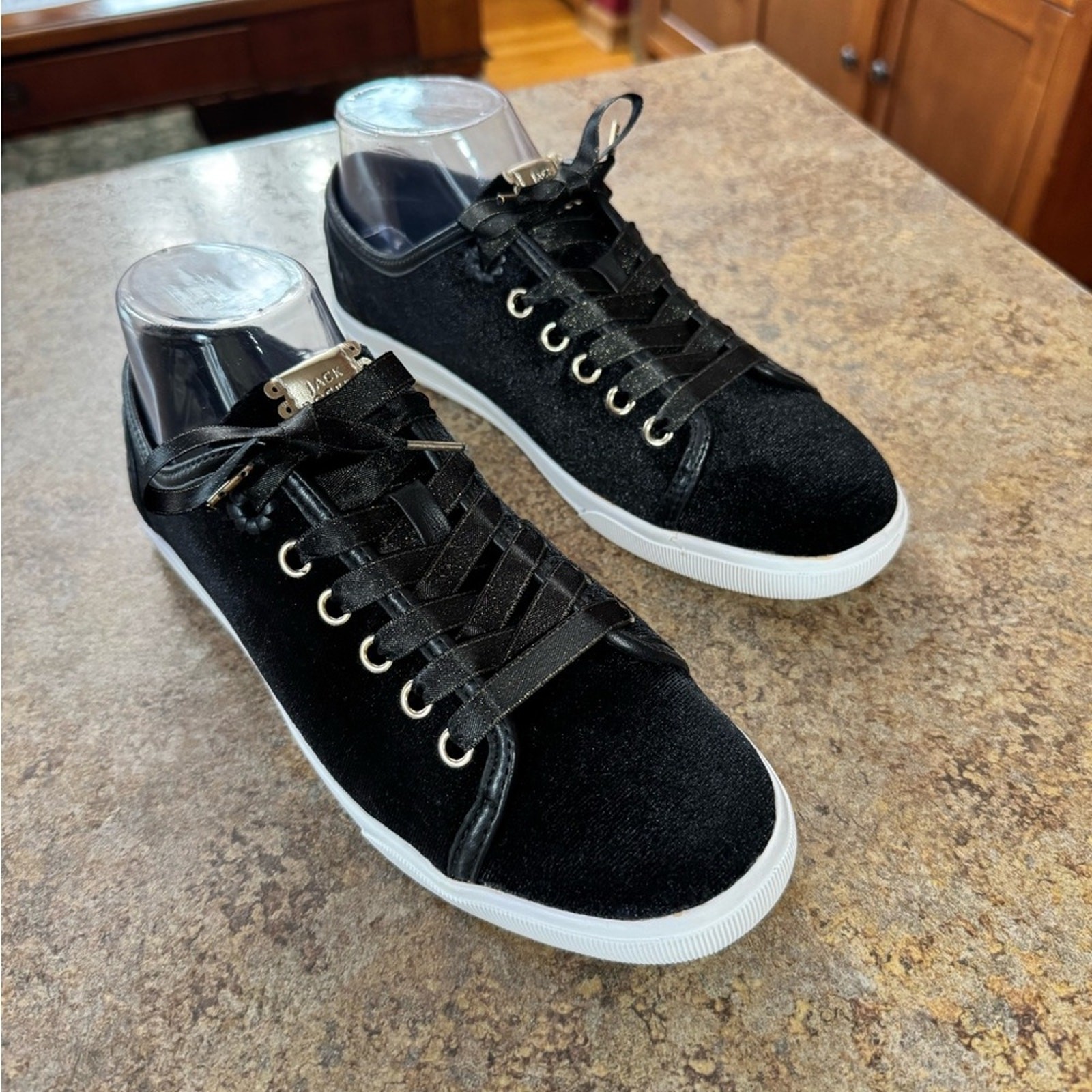 NWOB Jack Rogers Size 8 Black Velvet Lia Sneakers w Ribbon Laces