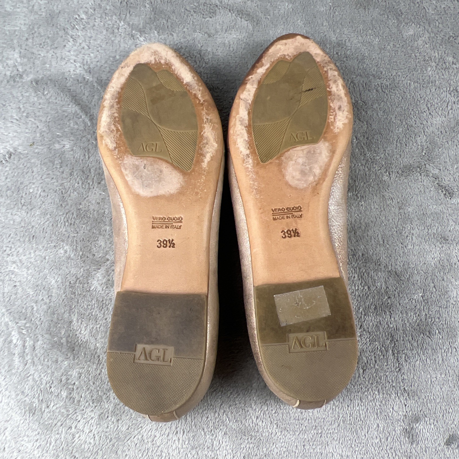 AGL Loafers Patent Leather Shoes Women’s Size 39.5 Metallic Cap Toe Asymmetrical