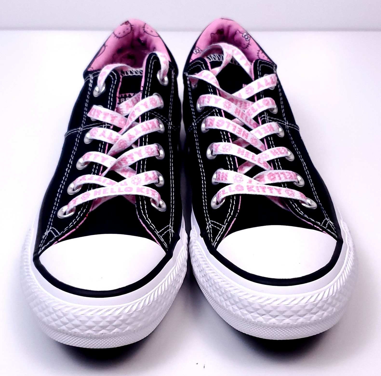 Converse Chuck Taylor All Star Madison Ox Hello Kitty Women’s Size 8.5 Low Top