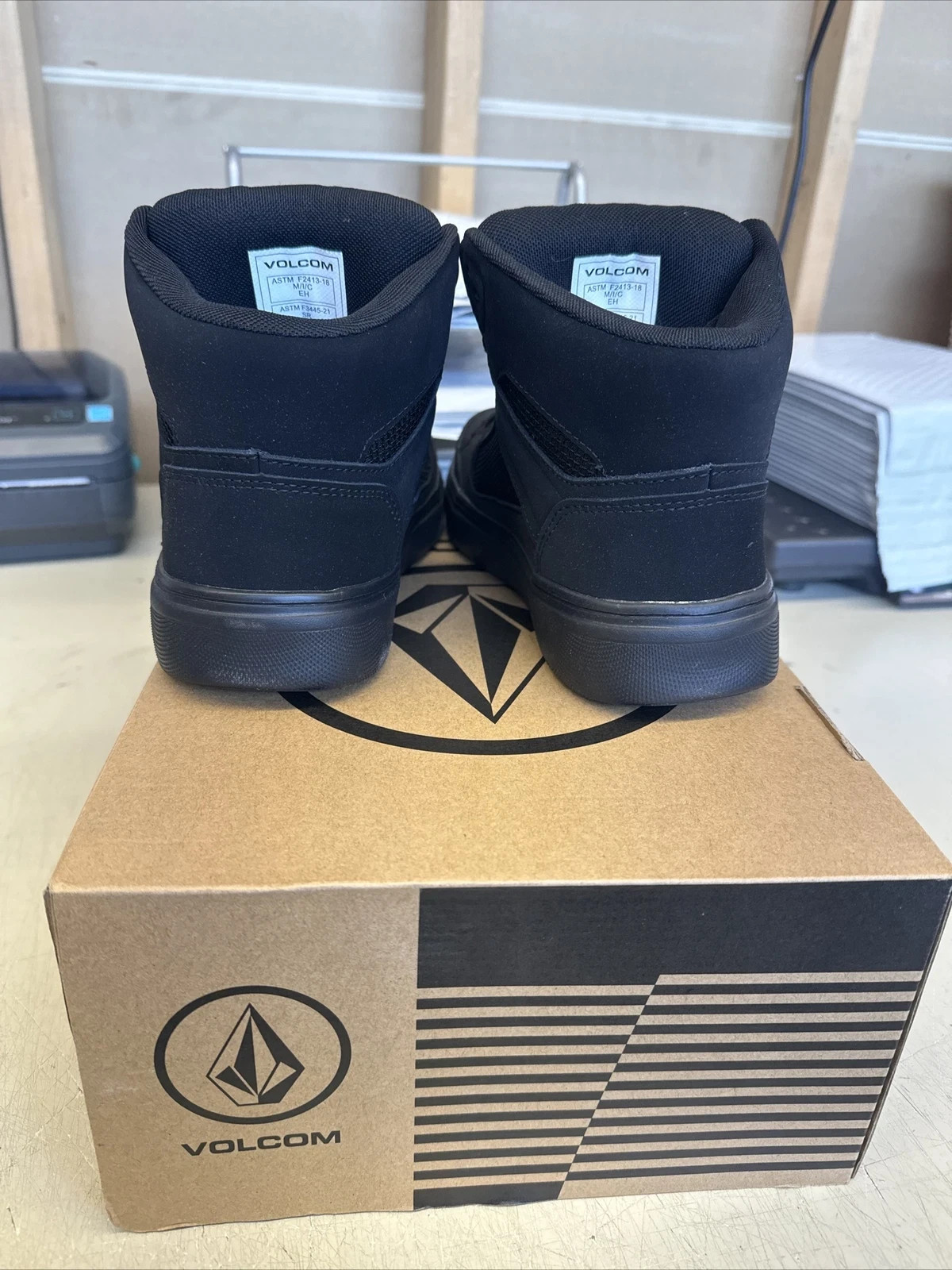 PICK SIZE – Volcom VM30244F Women’s Black Evolve High Top Skate Comp Toe Shoes