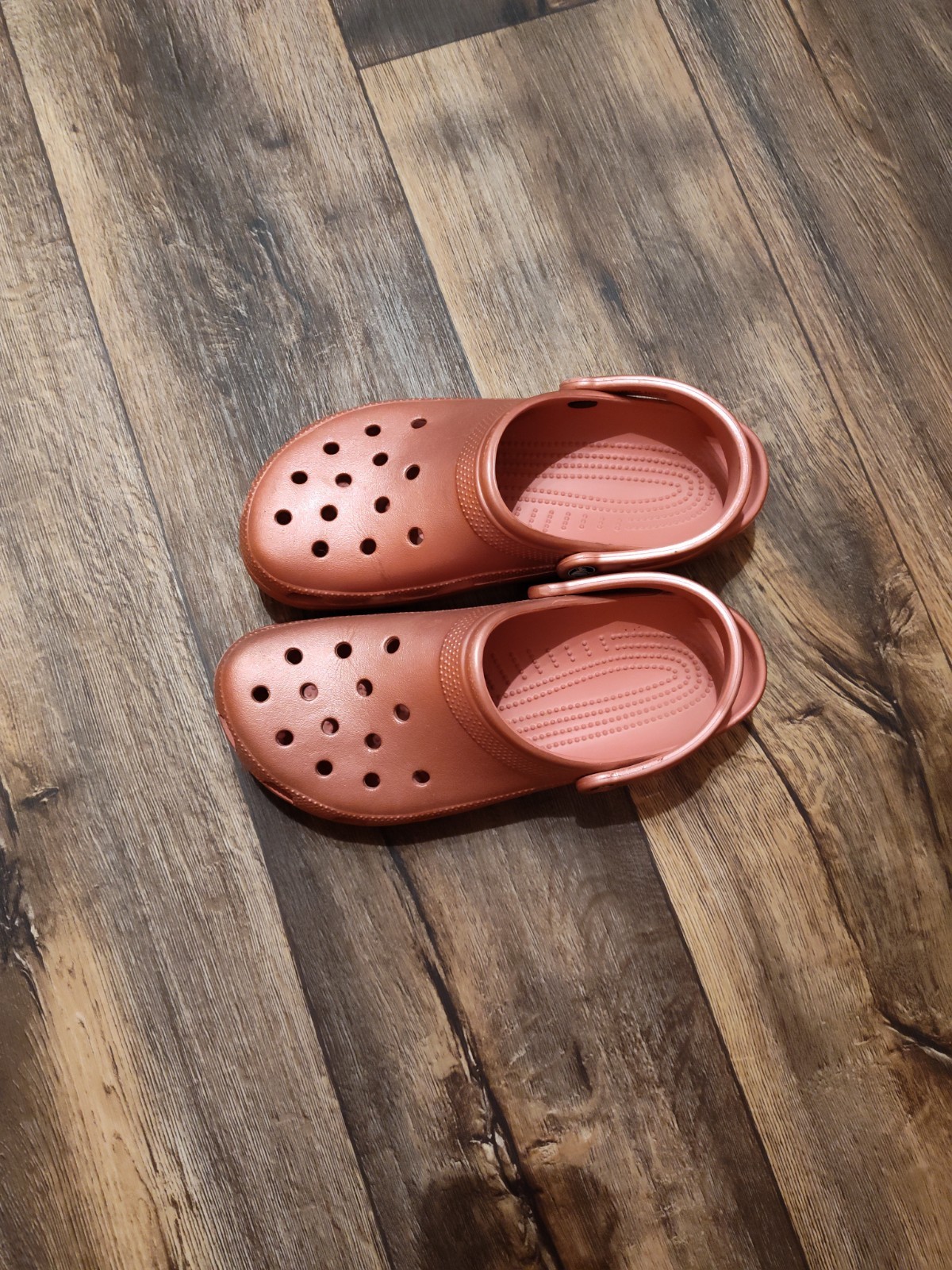 Crocs Women’s Classic Metallic Clog 205831 Strawberry Wine W11 M9