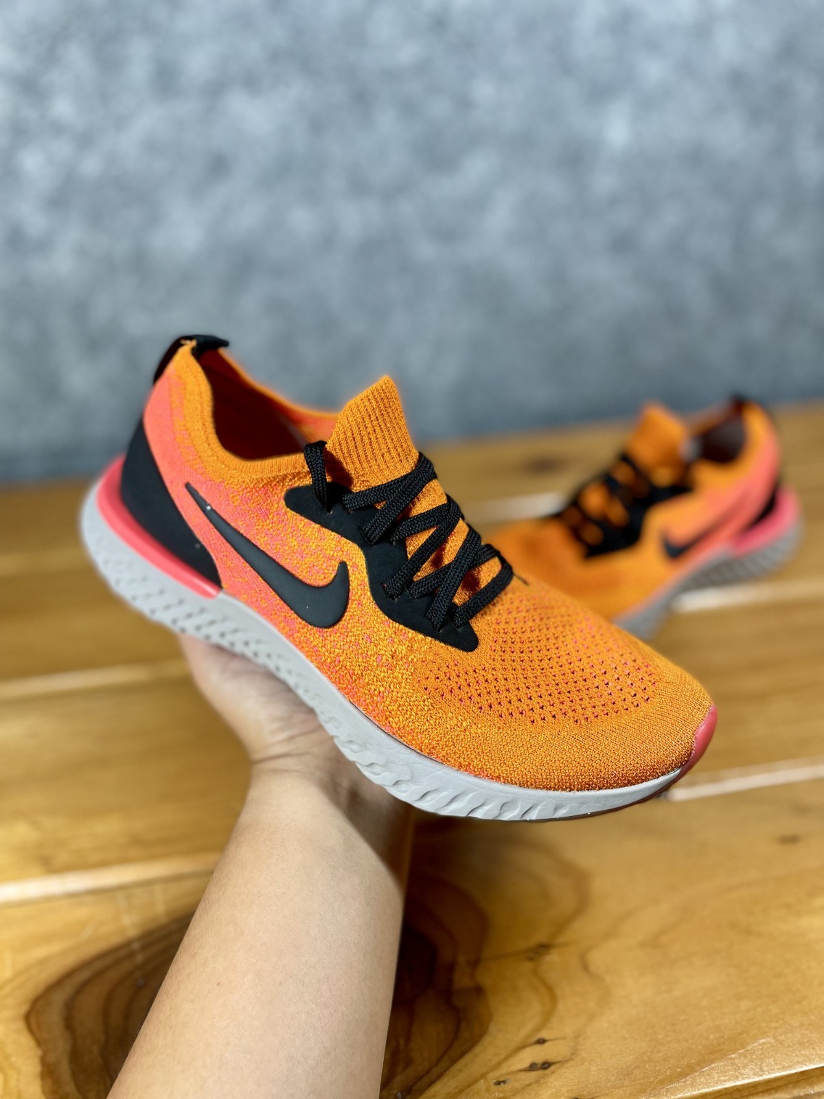 Nike Epic React Flyknit Youth Size 5.5Y Womens 7 Orange Black Running 943311-800
