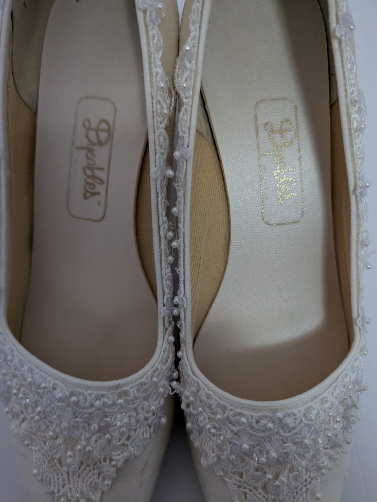 Women’s White Silk Dyeable Wedding Heels Size 11N