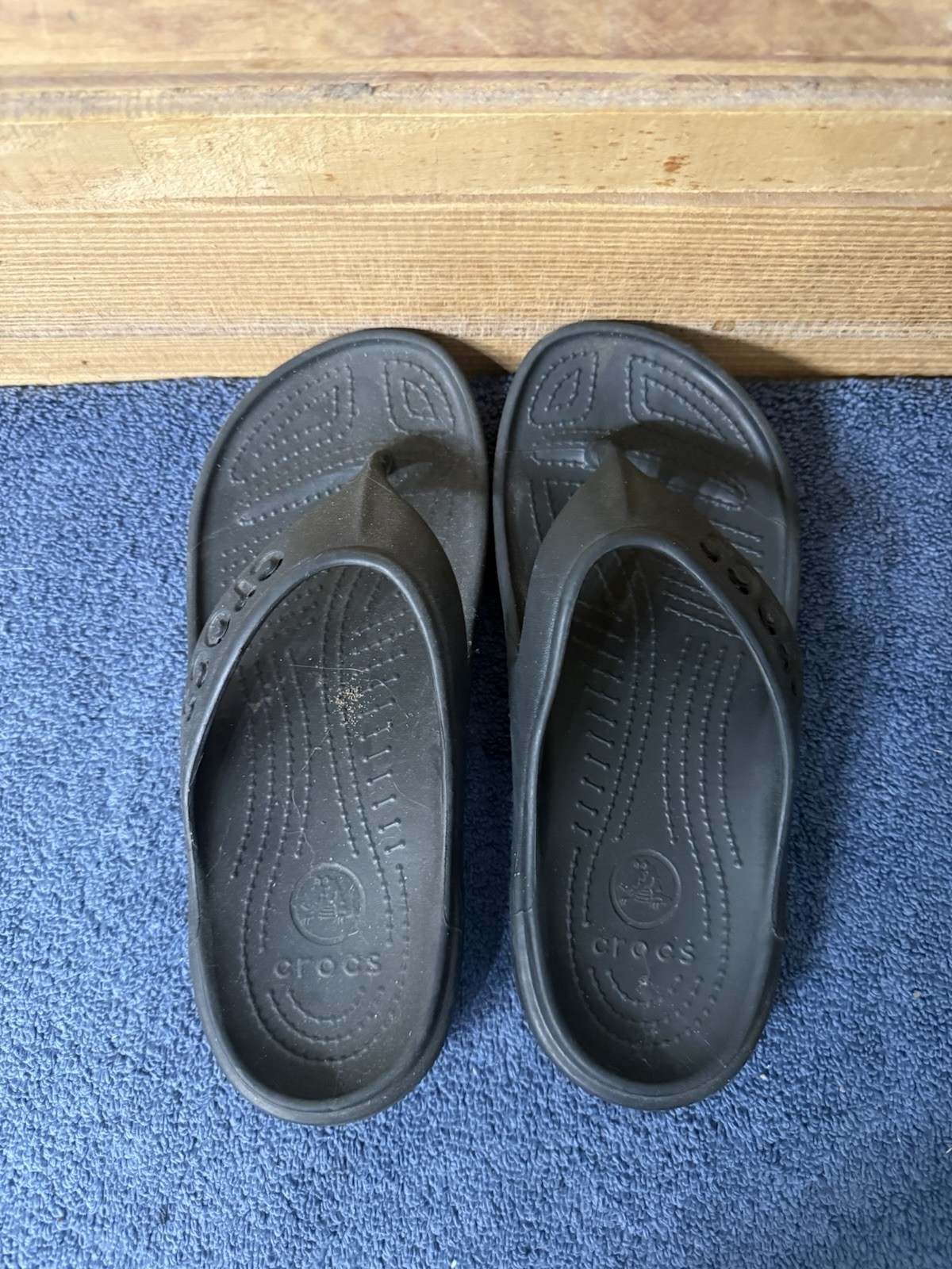 Crocs Baya Lightweight Croslite Flip-Flops Sandals Black W-6 Men-4
