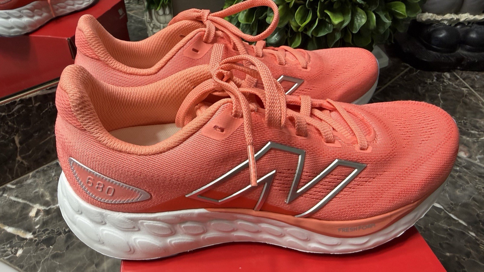 New Balance Fresh Foam 690 V8 Women’s Size 8