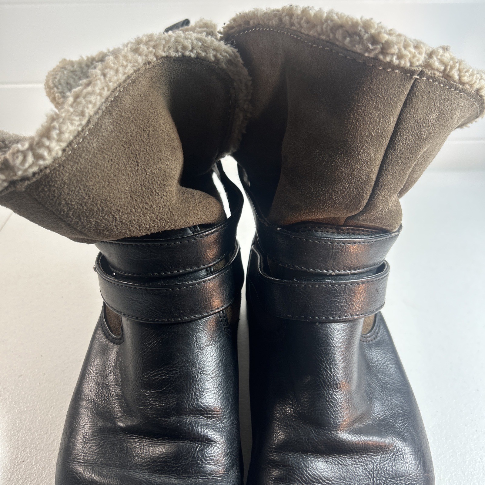American Eagle Women’s Boots Size 7.5 Brown/Black Sherpa Lined Booties Fold Over