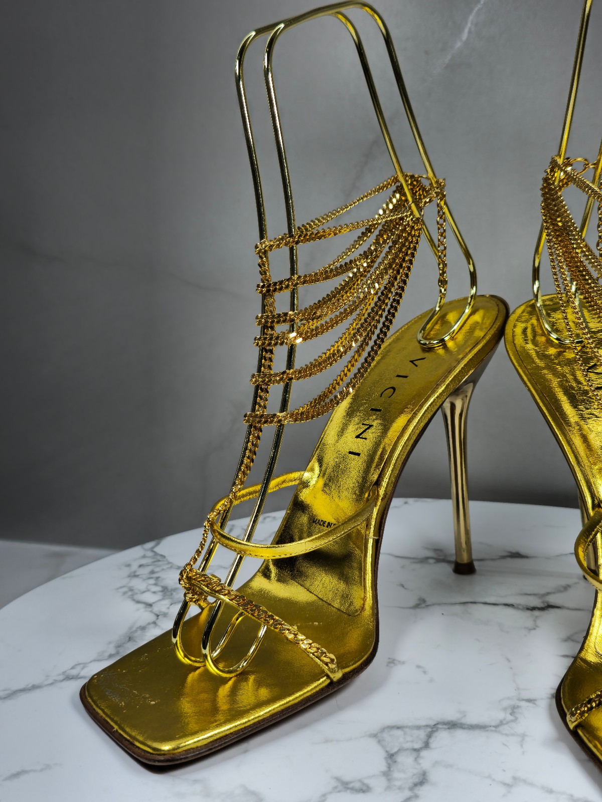 Vicini Vintage Gold Chain Strappy High Heel Sandals Size 39 Y2K Metallic Design