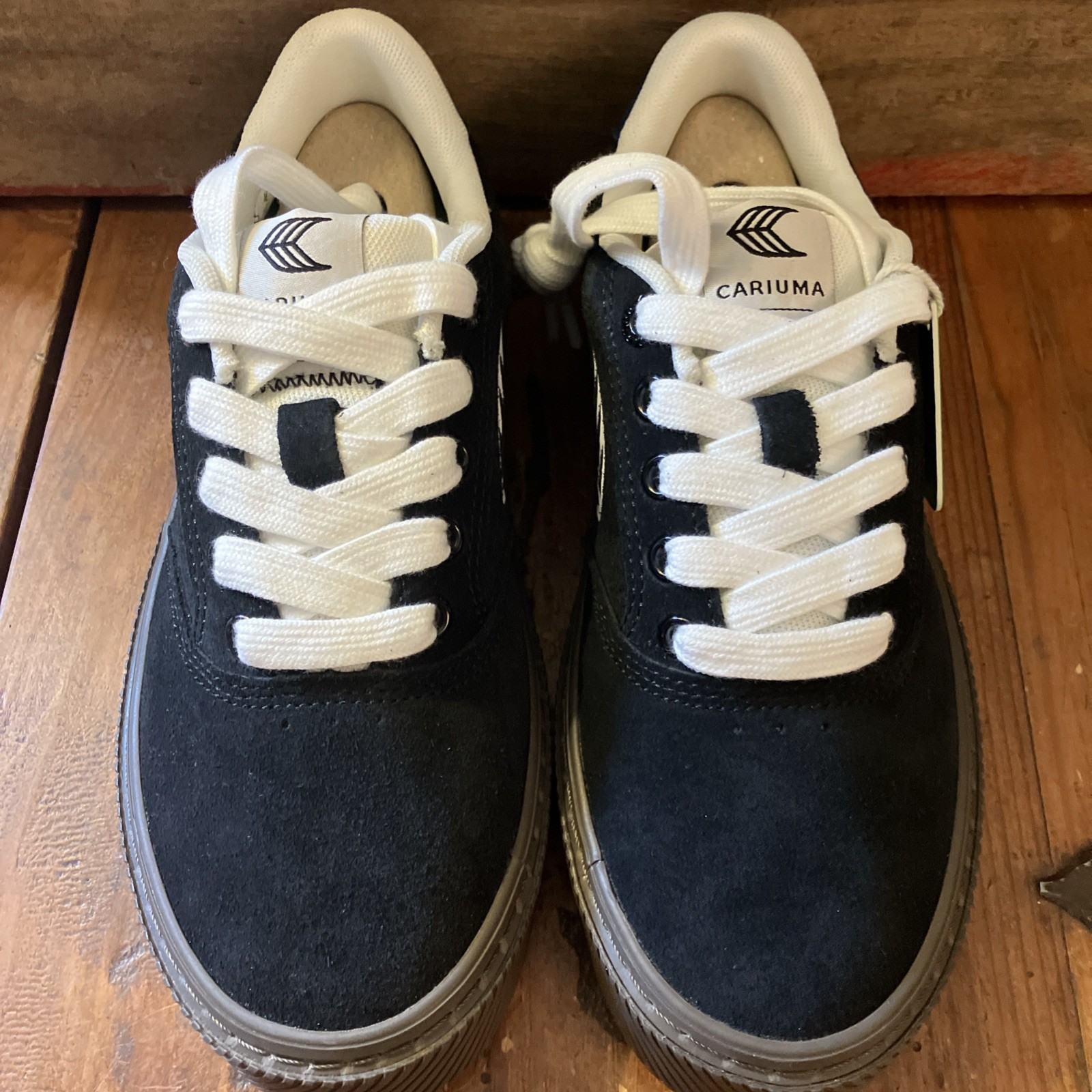 Cariuma NAIOCA PRO Suede Canvas Logo Sneaker Black Ivory Sz Women 5 Men 3.5
