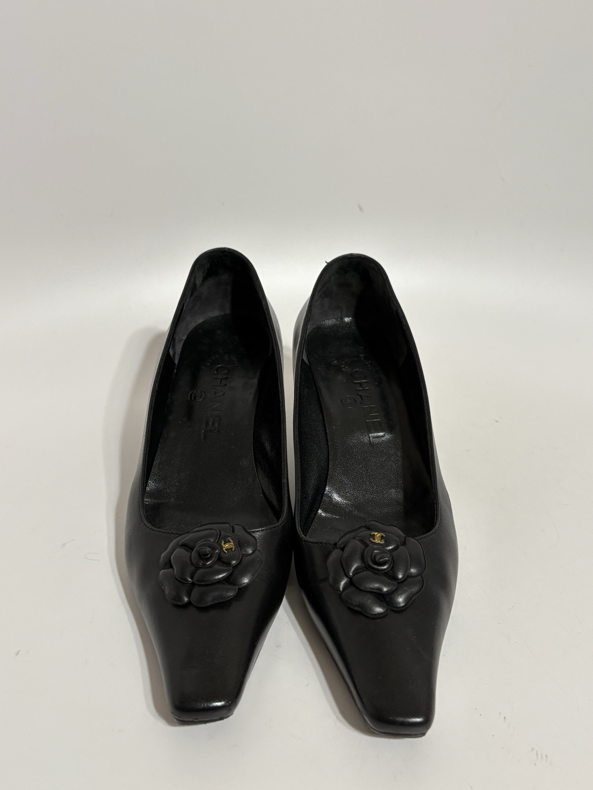 Vtg Chanel Black Leather CC Logo Camellia Heels 37