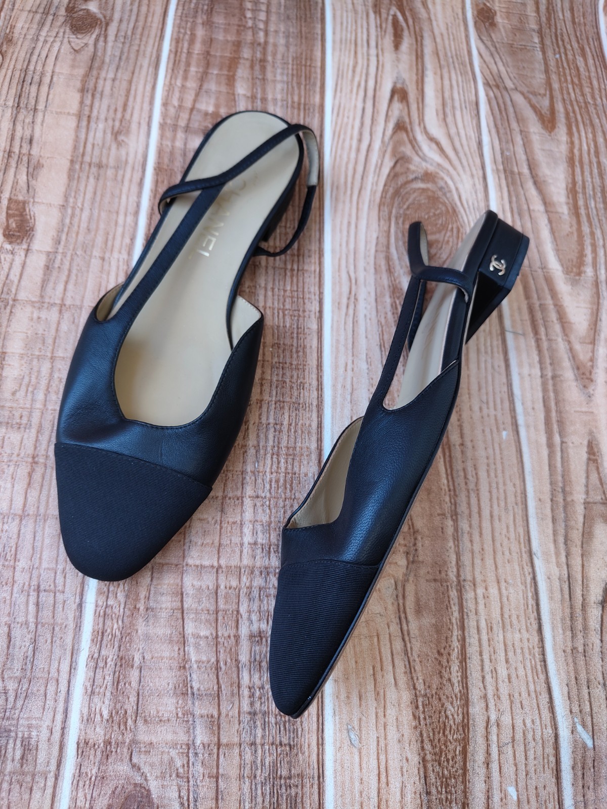 CHANEL Slingback Grosgrain CC Cap-toe Black Leather Flats EU 40 US 9.5