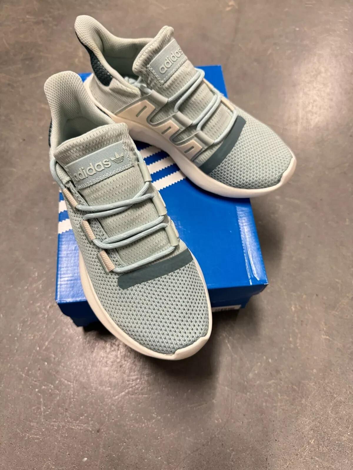 NIB Adidas Tubular Dusk Vapour Green Women’s Sneakers Size 7 (38 2/3)