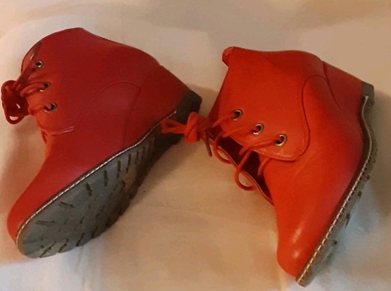 Daily Shoes Women’s Size 8 Red Ankle Comfort Boots with Wedge Heel and Laces