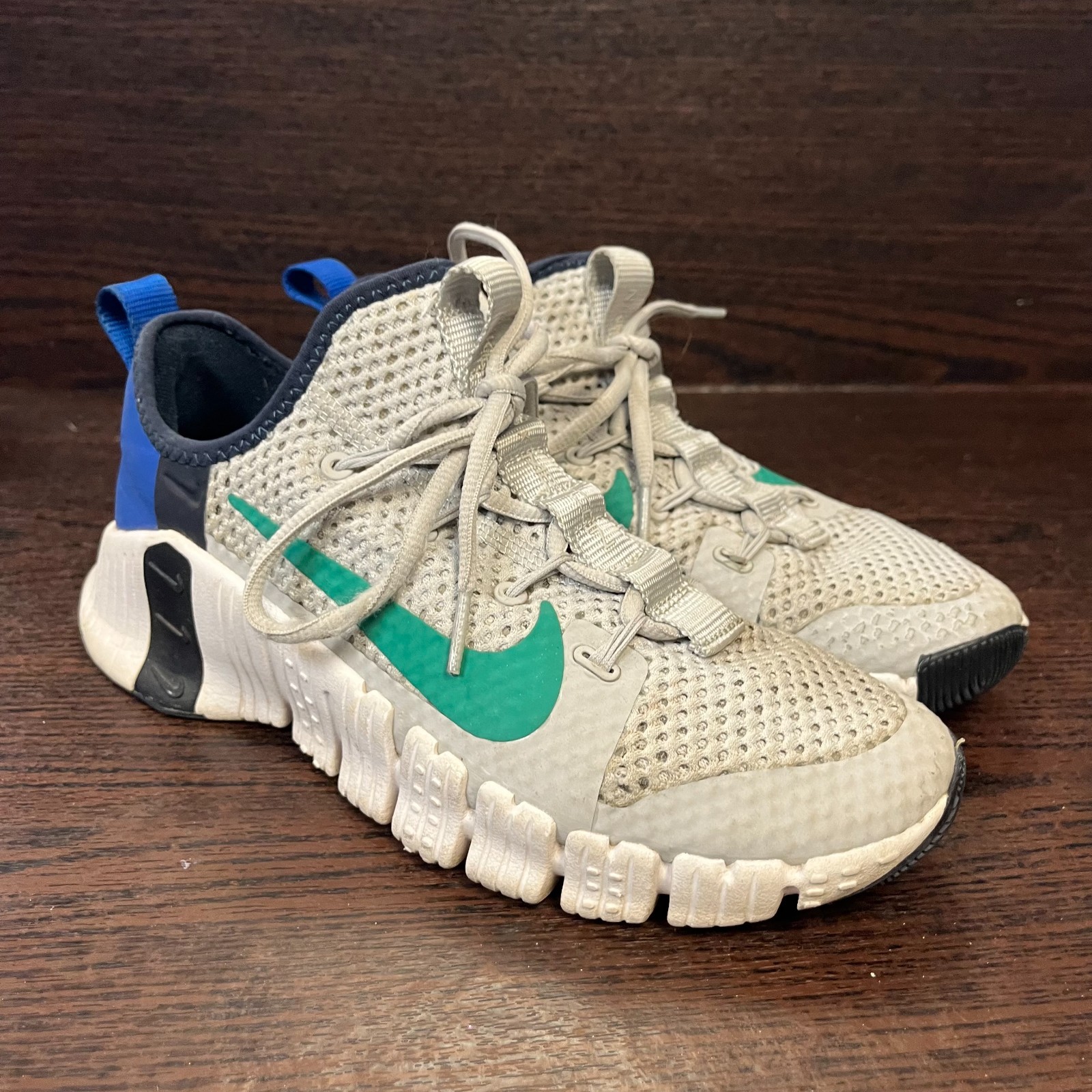 Nike Free Metcon 4 Women’s Sneakers Size 7 Grey Blue Green Training Shoes