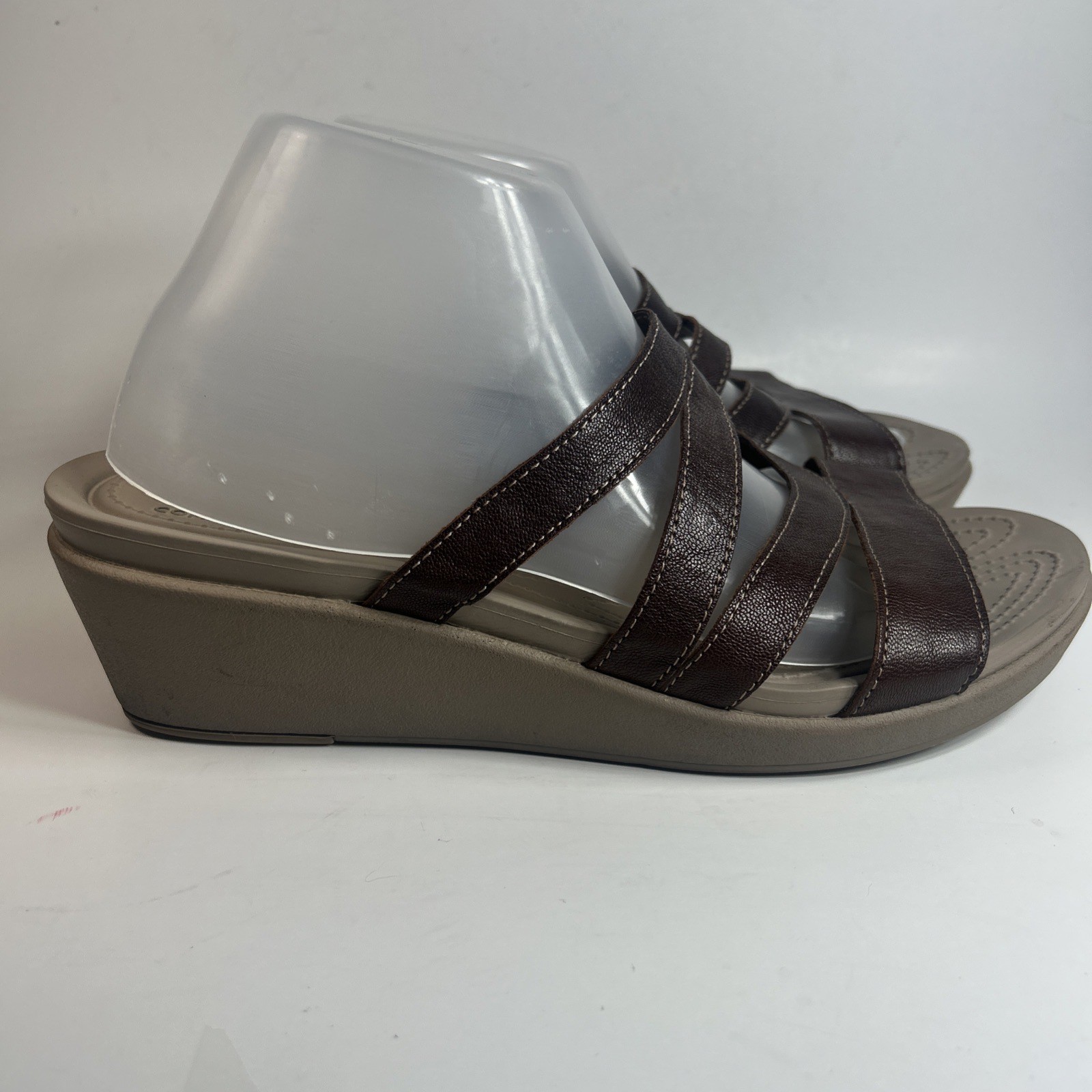 Crocs Wedge Sandals Women’s Size 11 W Brown Slides Casual Strappy Beach Pool