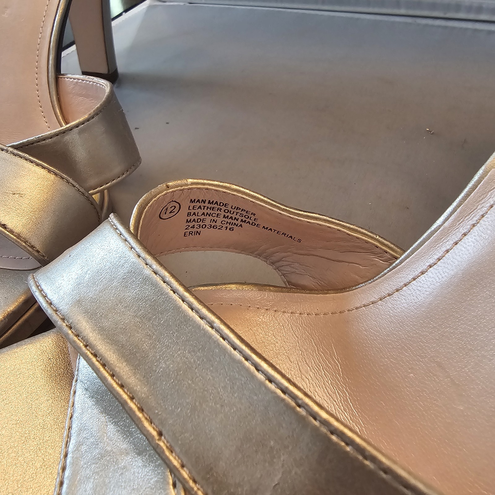 ISAAC MIZRAHI for Target Size 12 Erin Leather Outsole Man Made Upper Made China