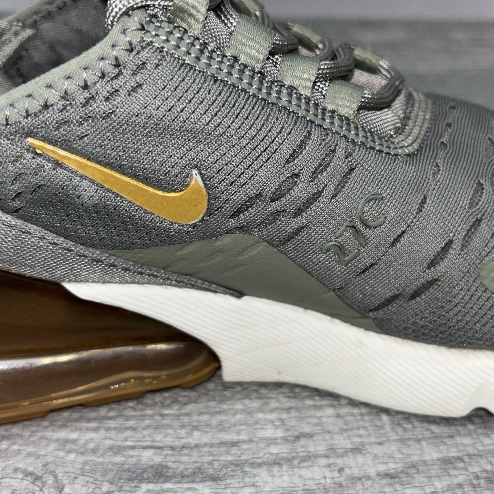 Nike Air Max 270 Womens Size 6.5 Dark Stucco Metallic Gold Sneakers AV8427-001