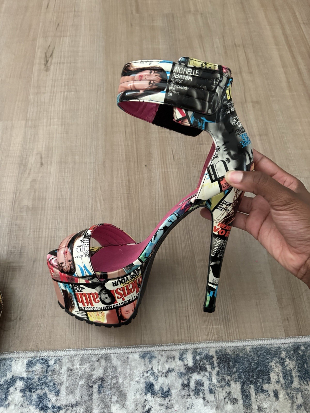 RARE Steve Madden Turn It Up Vogue Platform Heels Multicolor Magazine Size 7.5