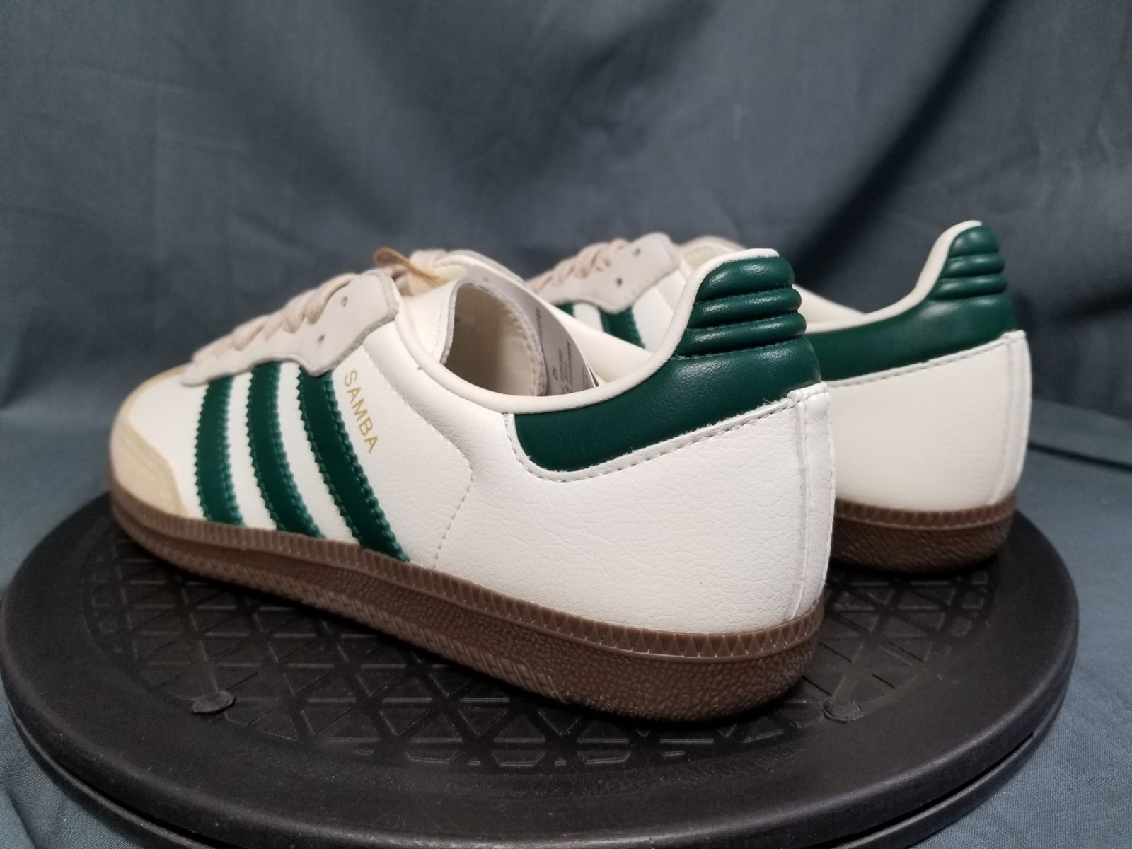 Adidas Samba OG Sneakers Off White Green Sand JR8843 Women’s Size 10 NEW NO BOX
