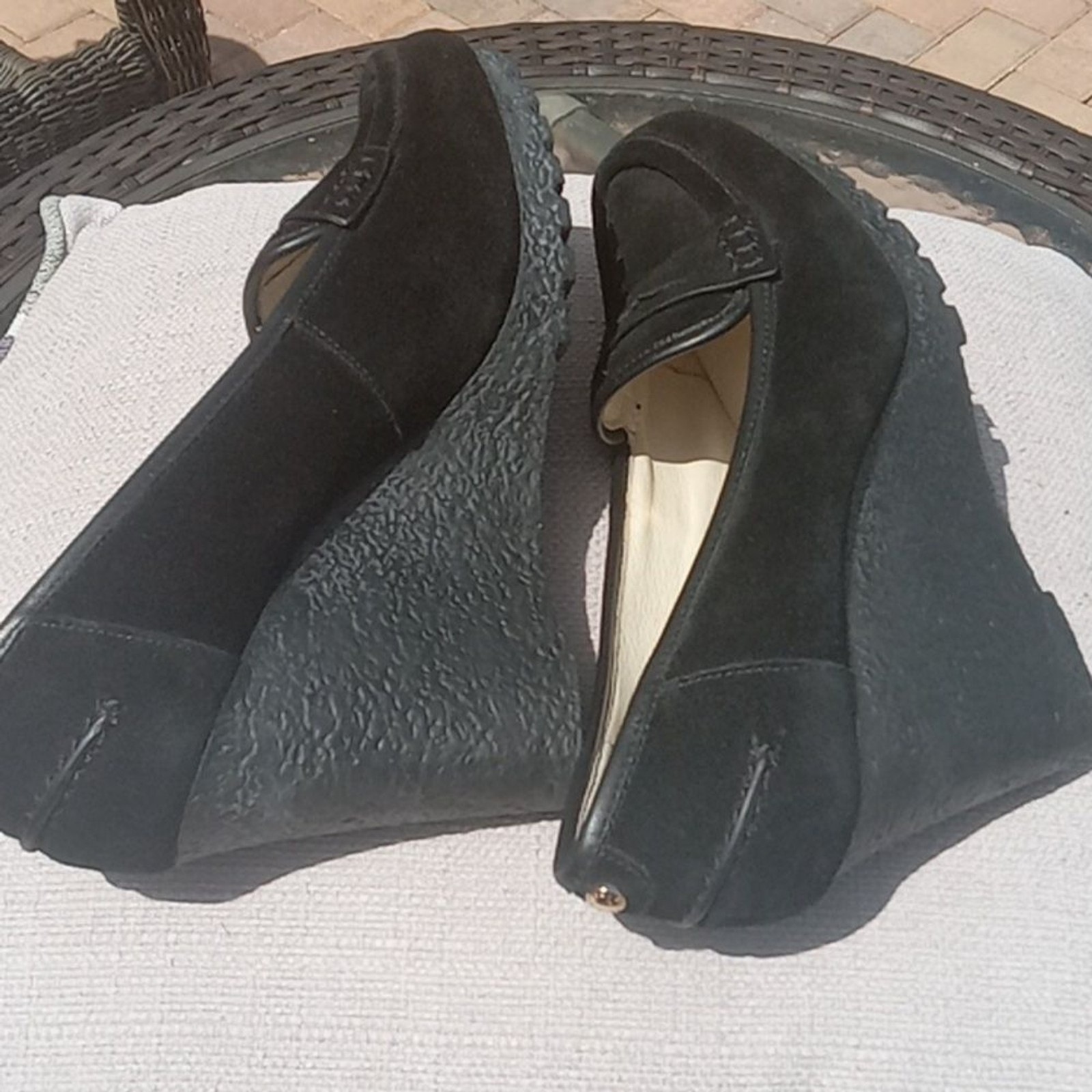 Michael Kors Rory wedge heel round toe black suede heels size 9.5