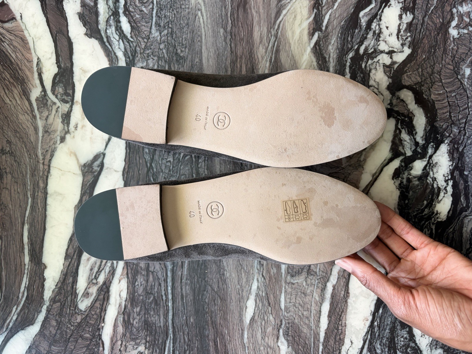 Chanel Suede Calfskin Cap Toe CC Ballerina Flats 40 Dark Khaki Dark Green